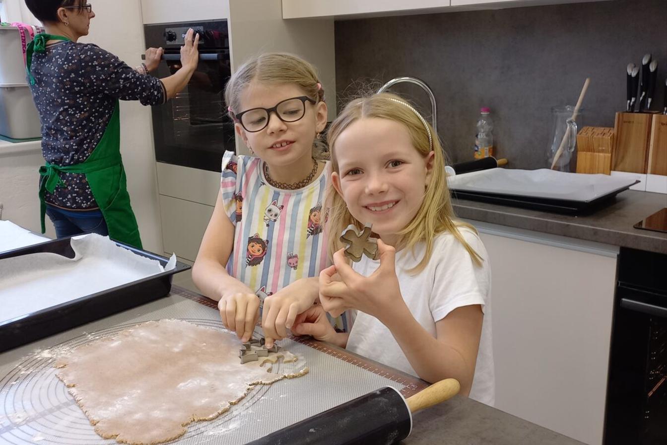 Druháčci pečou perníčky