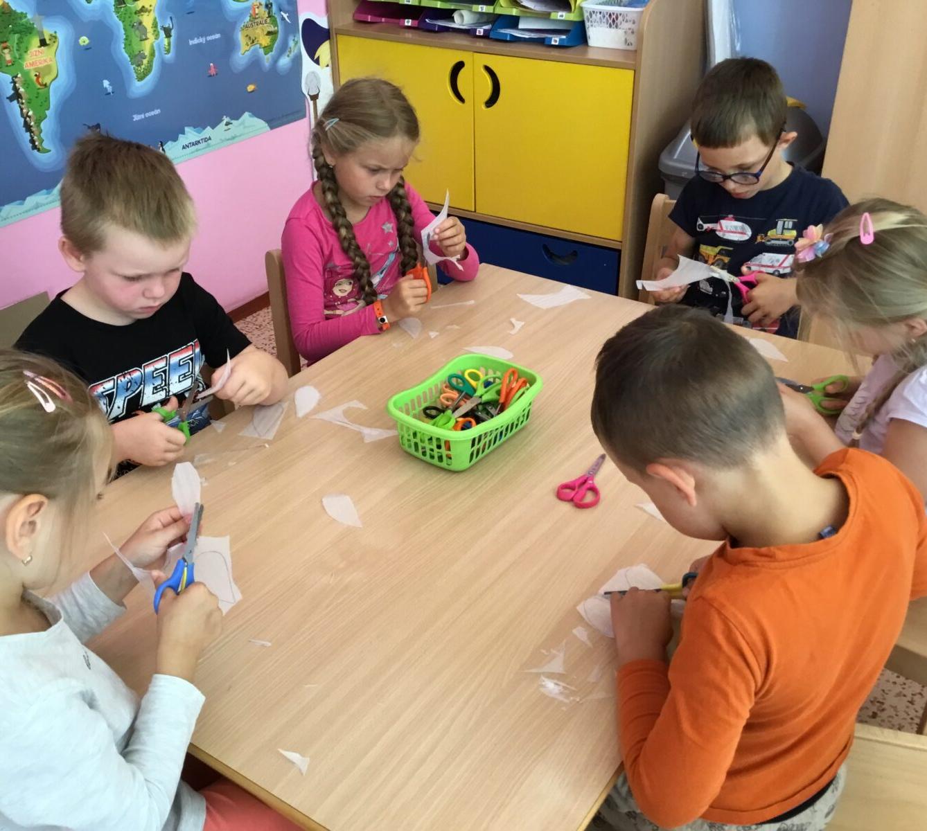 týdenní projekt: ,,od kytičky k medu" - 15