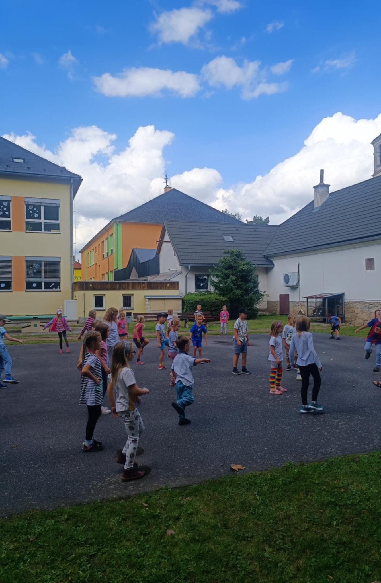 ŠKOLNÍ DRUŽINA - 2. ODDĚLENÍ -PODZIM - 12