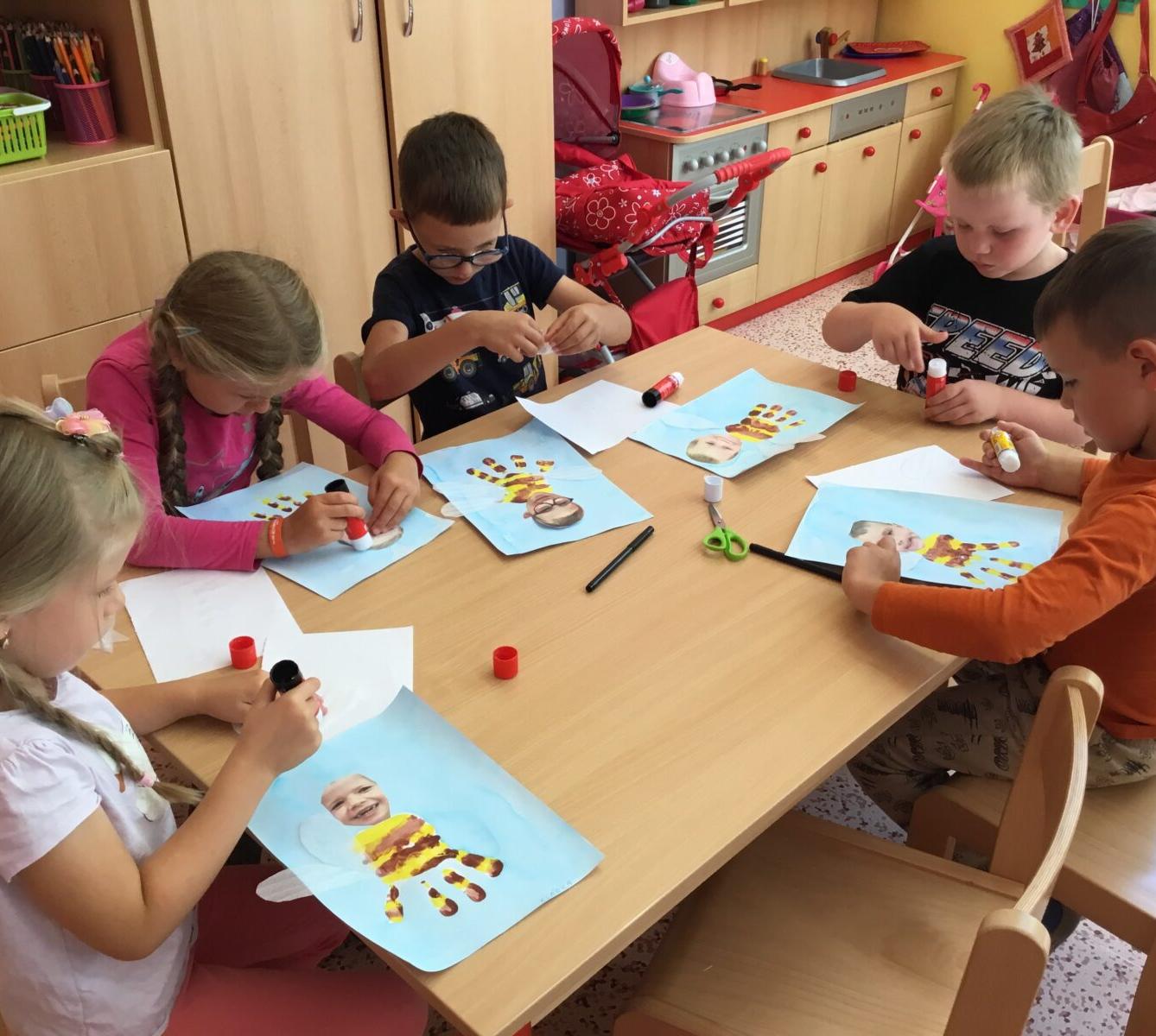 týdenní projekt: ,,od kytičky k medu" - 17