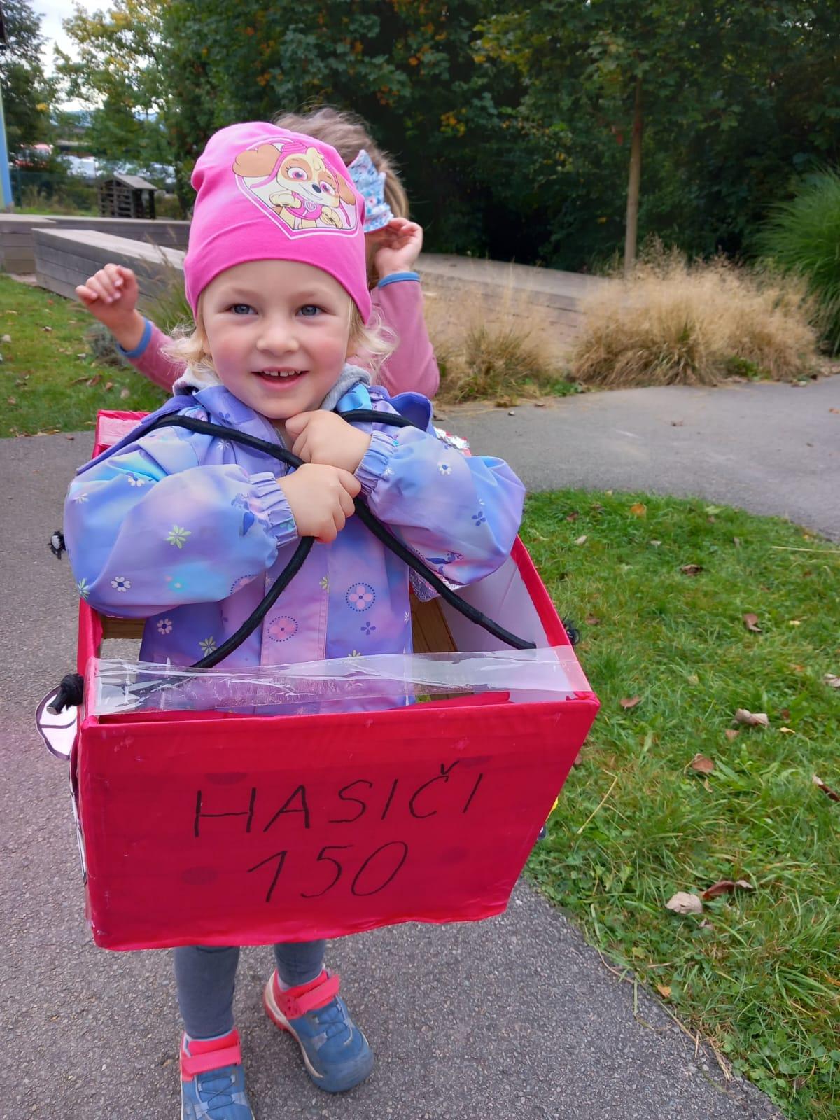 Návštěva dobrovolných hasičů v naší školce... - 6