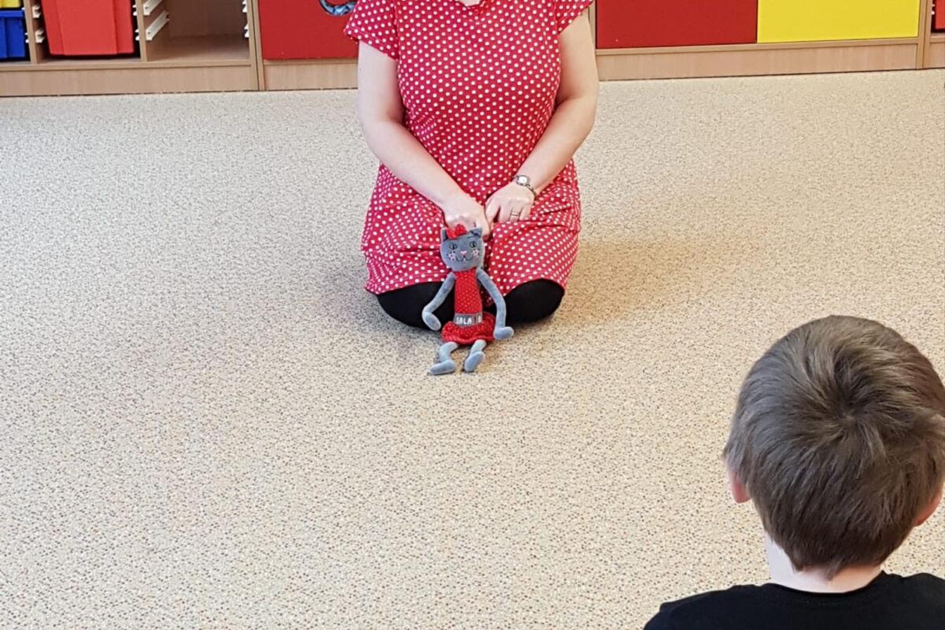 JÓGA S KOČIČKOU SALAMBOU