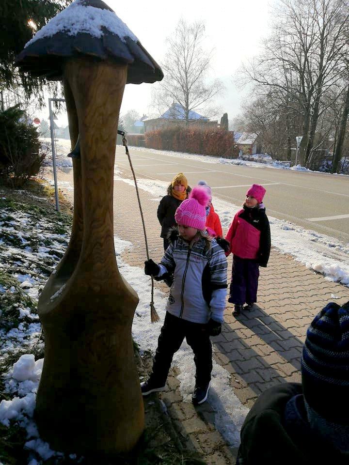 8. 12. Vánoční přání - 12