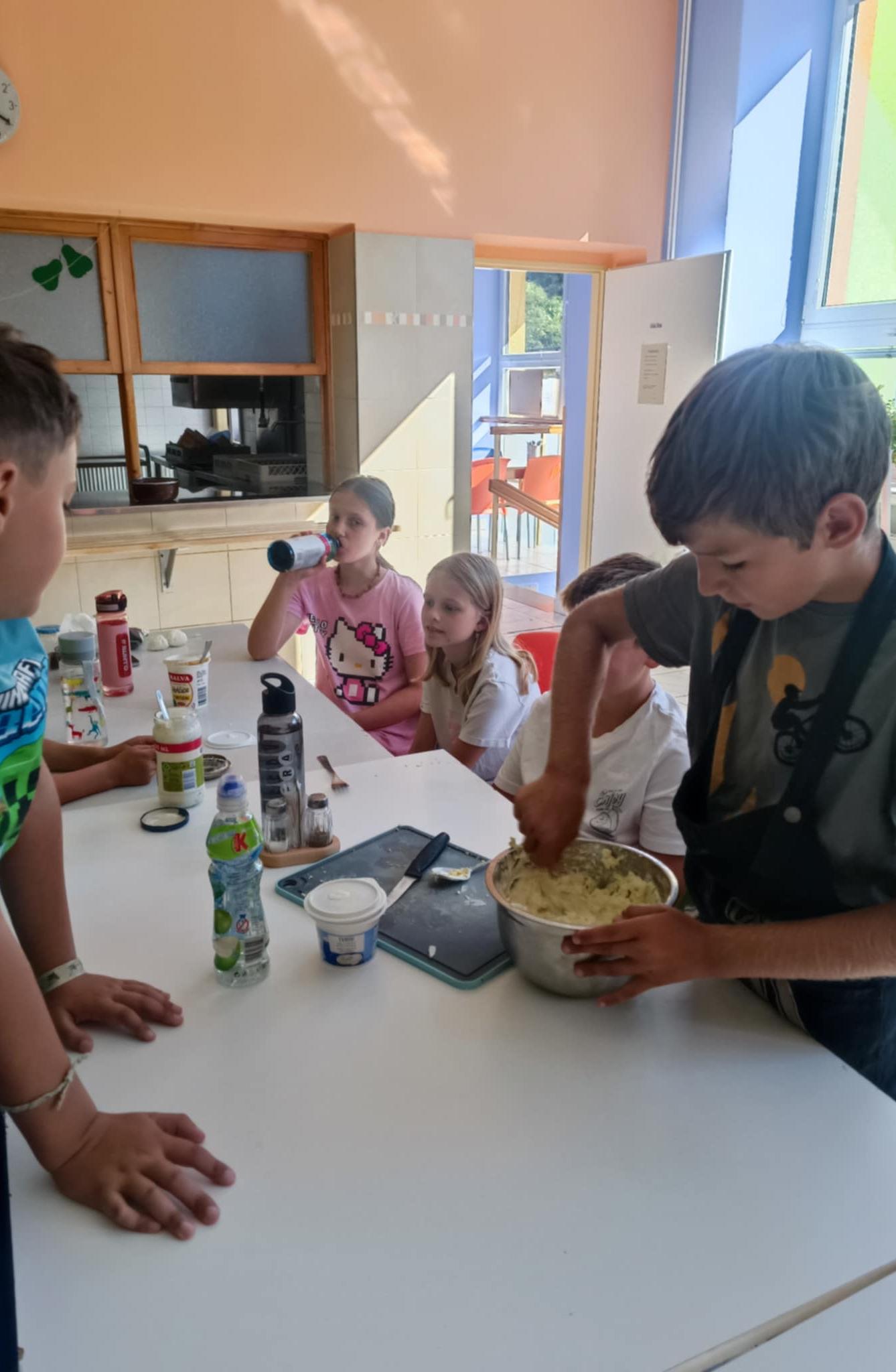 Týden plný zábavy II - úterý - 4