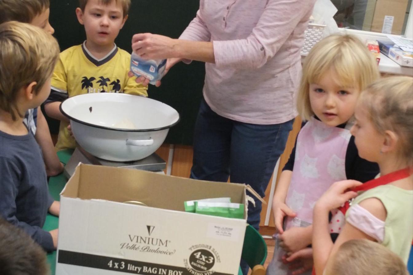 Pečení perníčků 2017