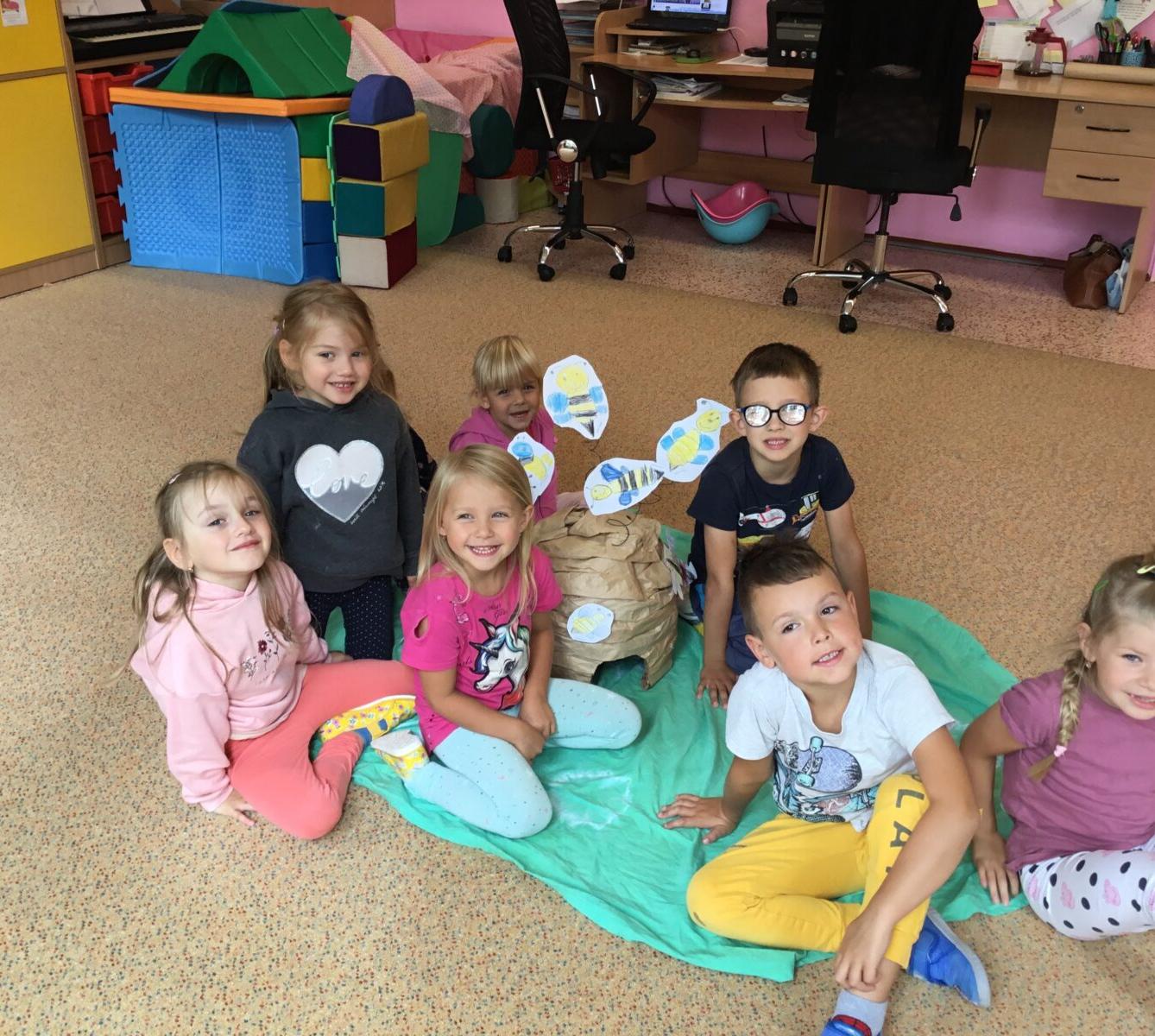 týdenní projekt: ,,od kytičky k medu" - 24