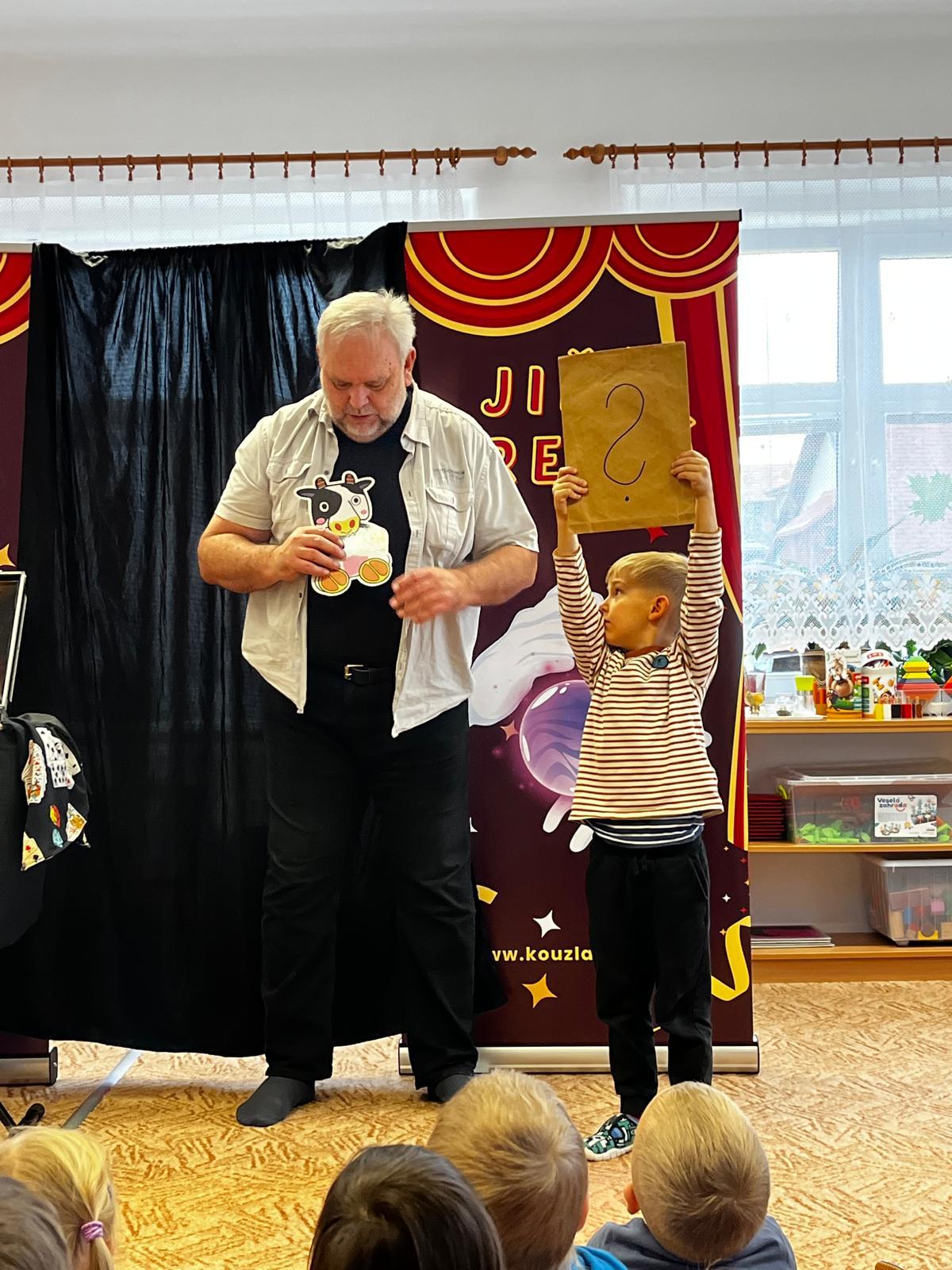 kouzelnické vystoupení - 7
