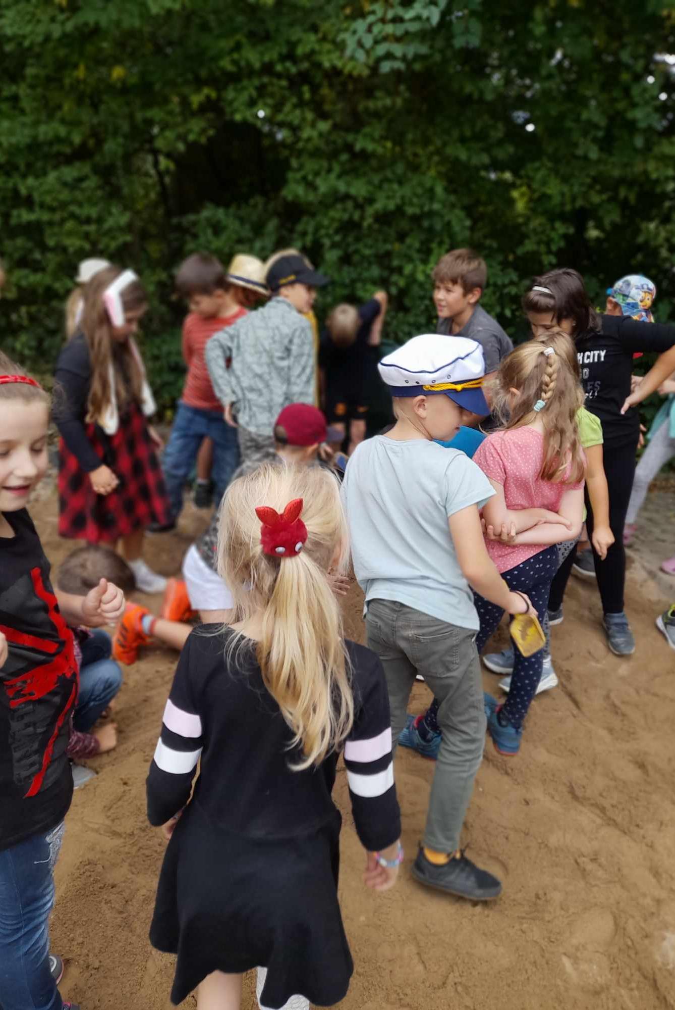 Pohádkové seznamovací sportovní odpoledne ve družince - 4