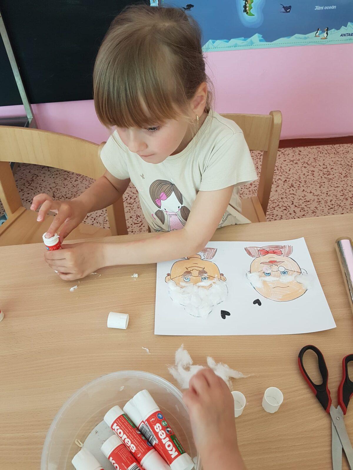 SOVIČKY: ,,MOJE MAMINKA MÁ SVÁTEK - RODINA" - 38