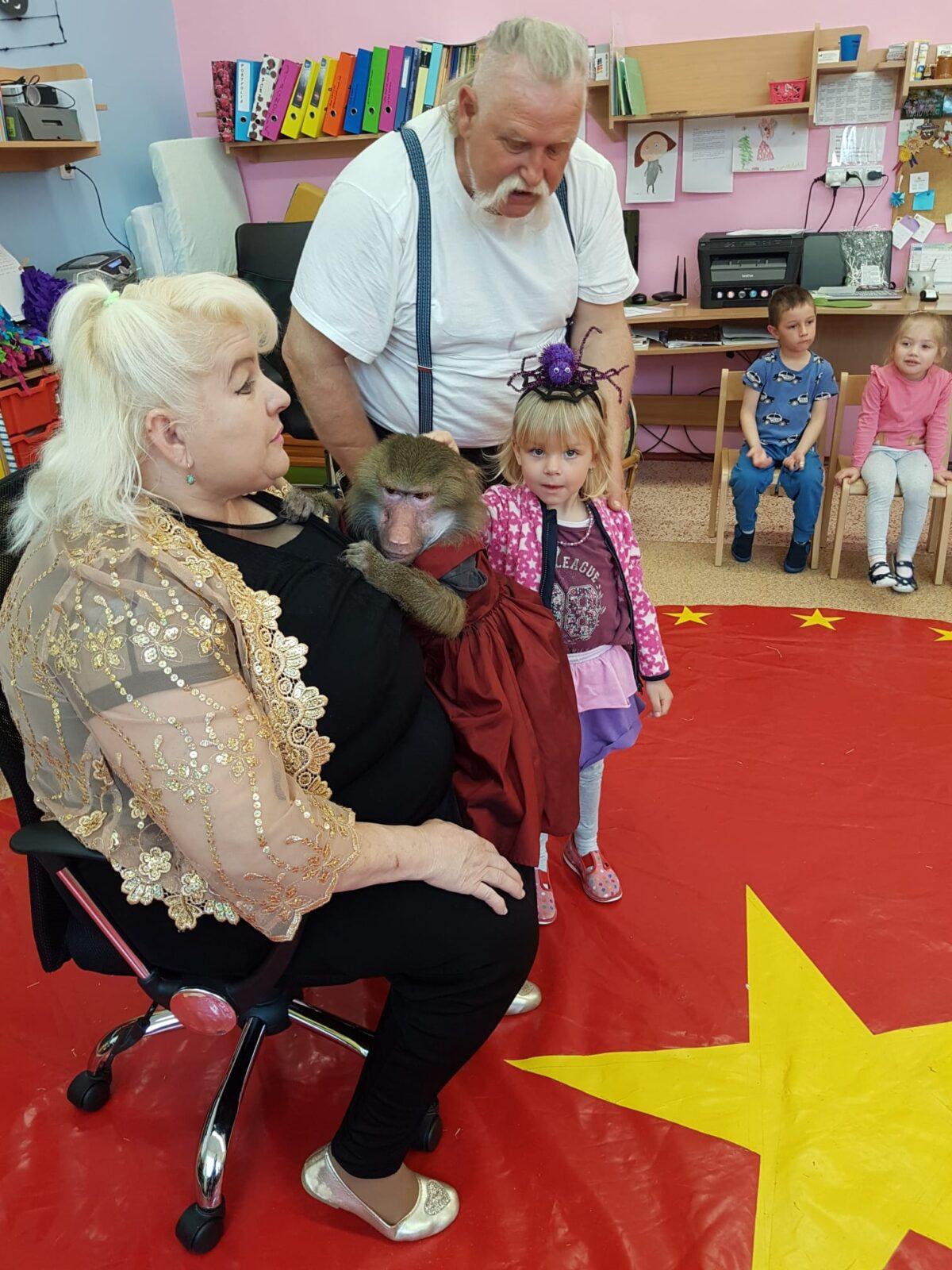 ,,PŘIJEL K NÁM CIRKUS" - 8