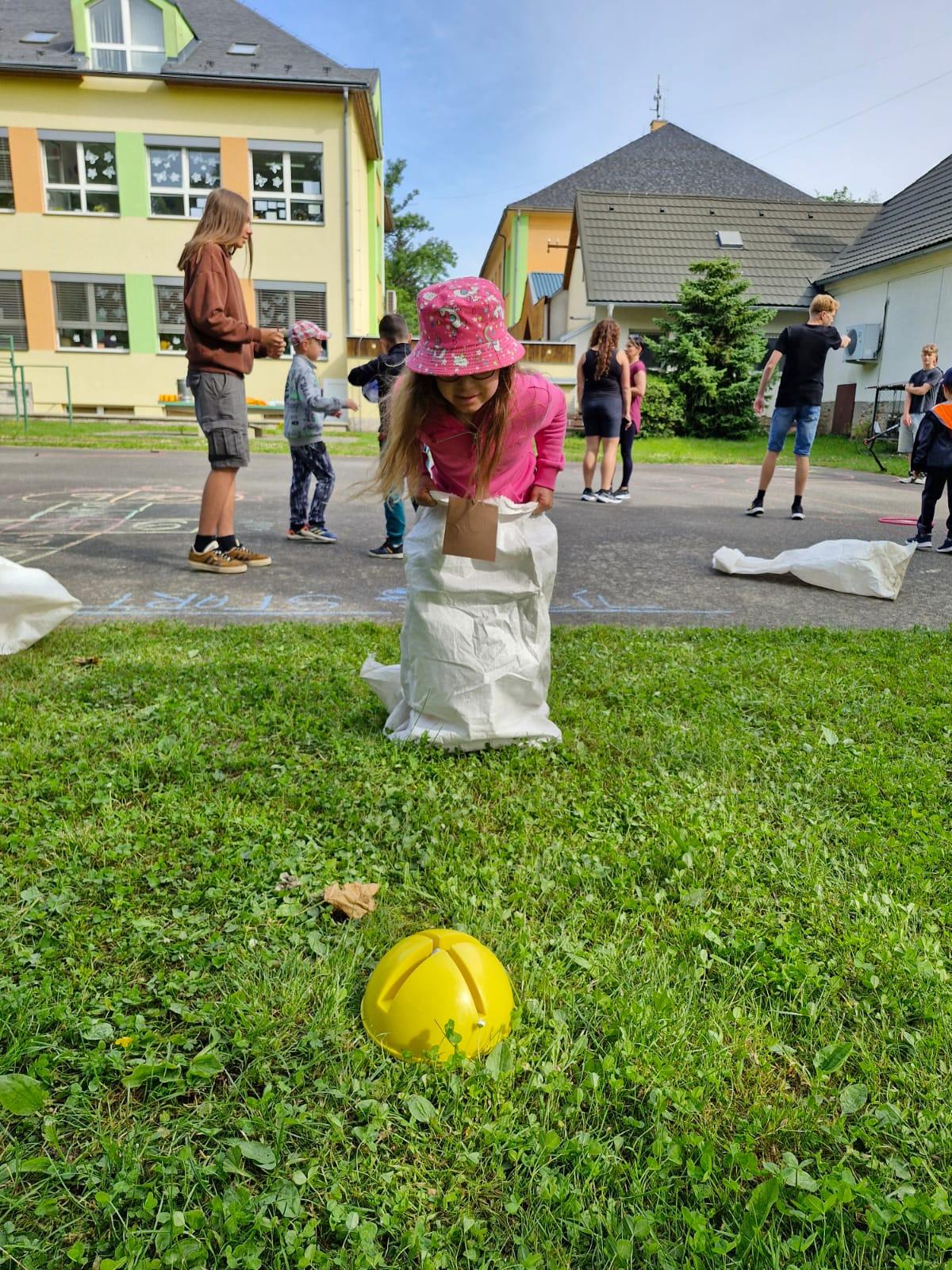 PŘEDŠKOLÁCI VE ŠKOLE - 6