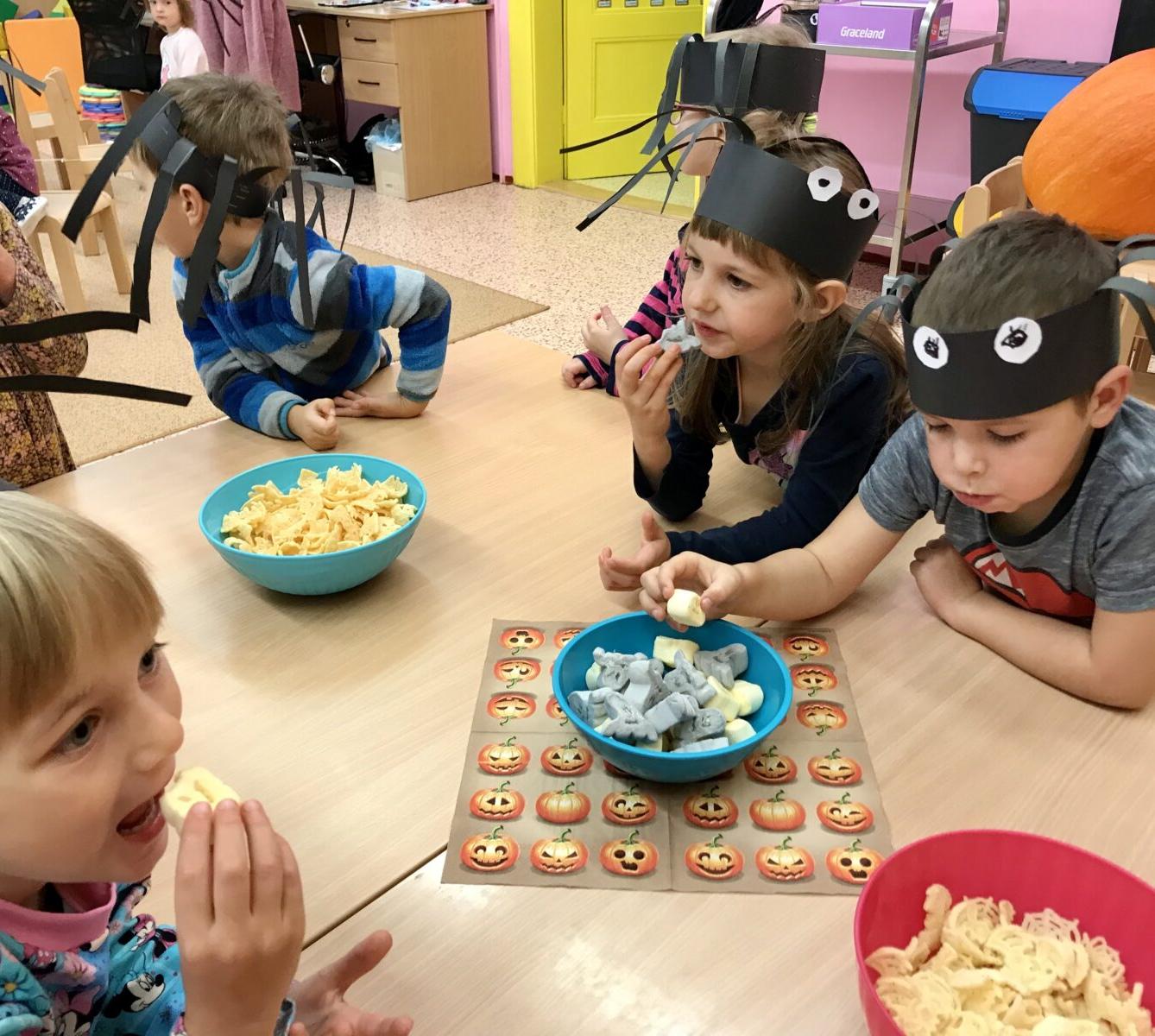 "Kam chodí broučci spát" - 37