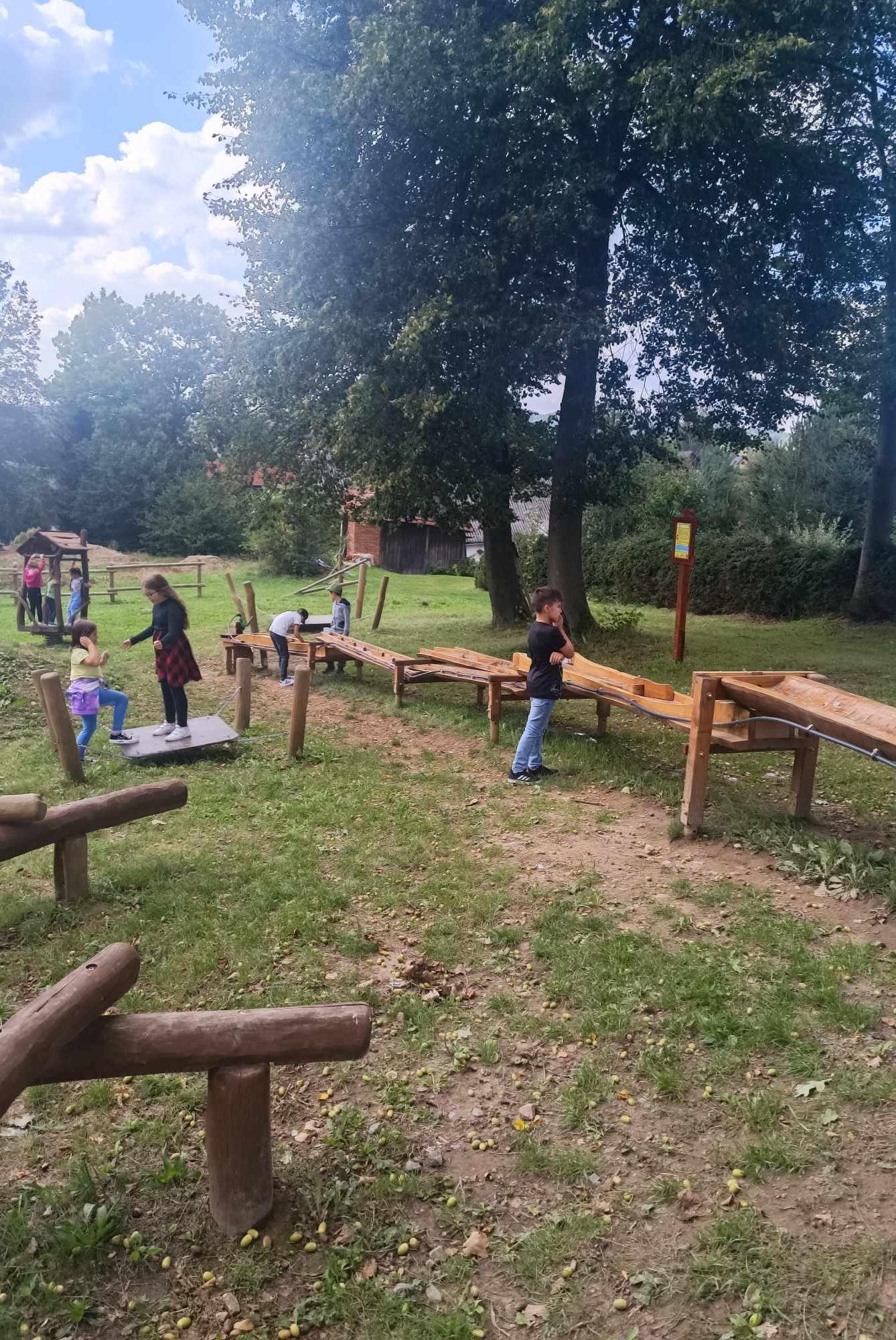 ZÁŘÍ - 2. ODDĚLENÍ A seznamovací odpoledne - 10