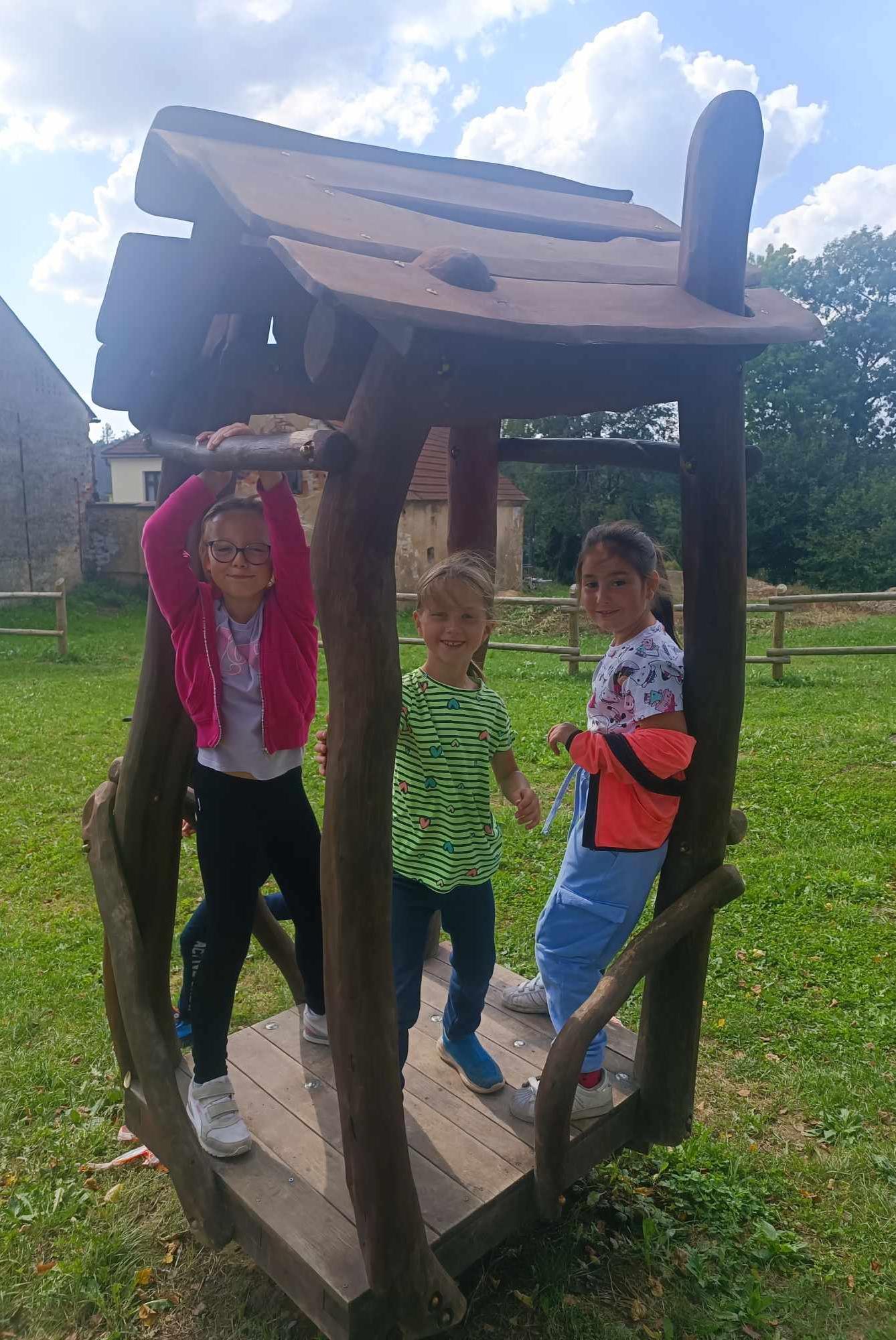 ZÁŘÍ - 2. ODDĚLENÍ A seznamovací odpoledne - 25