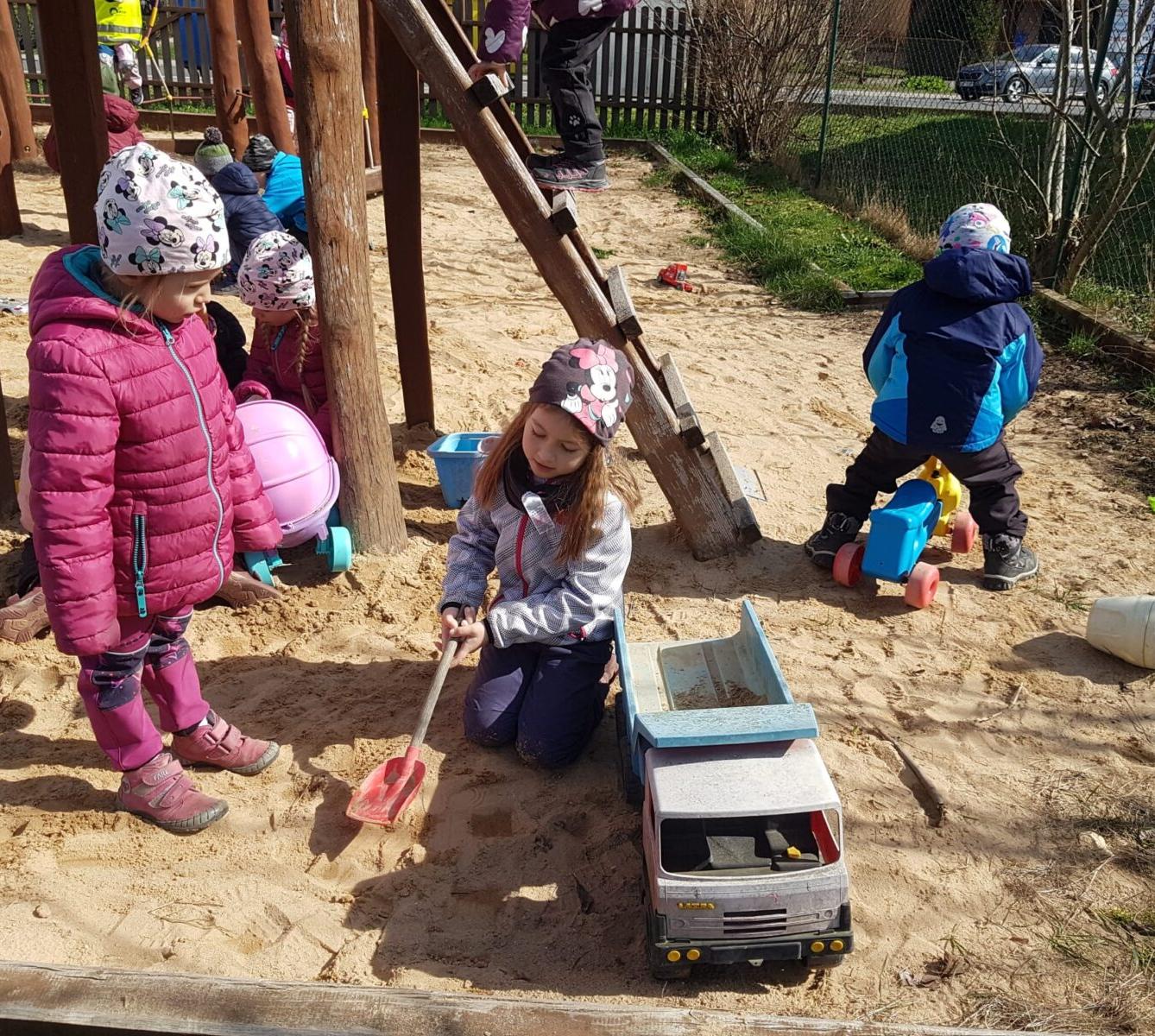 užíváme si pobyt venku - 12