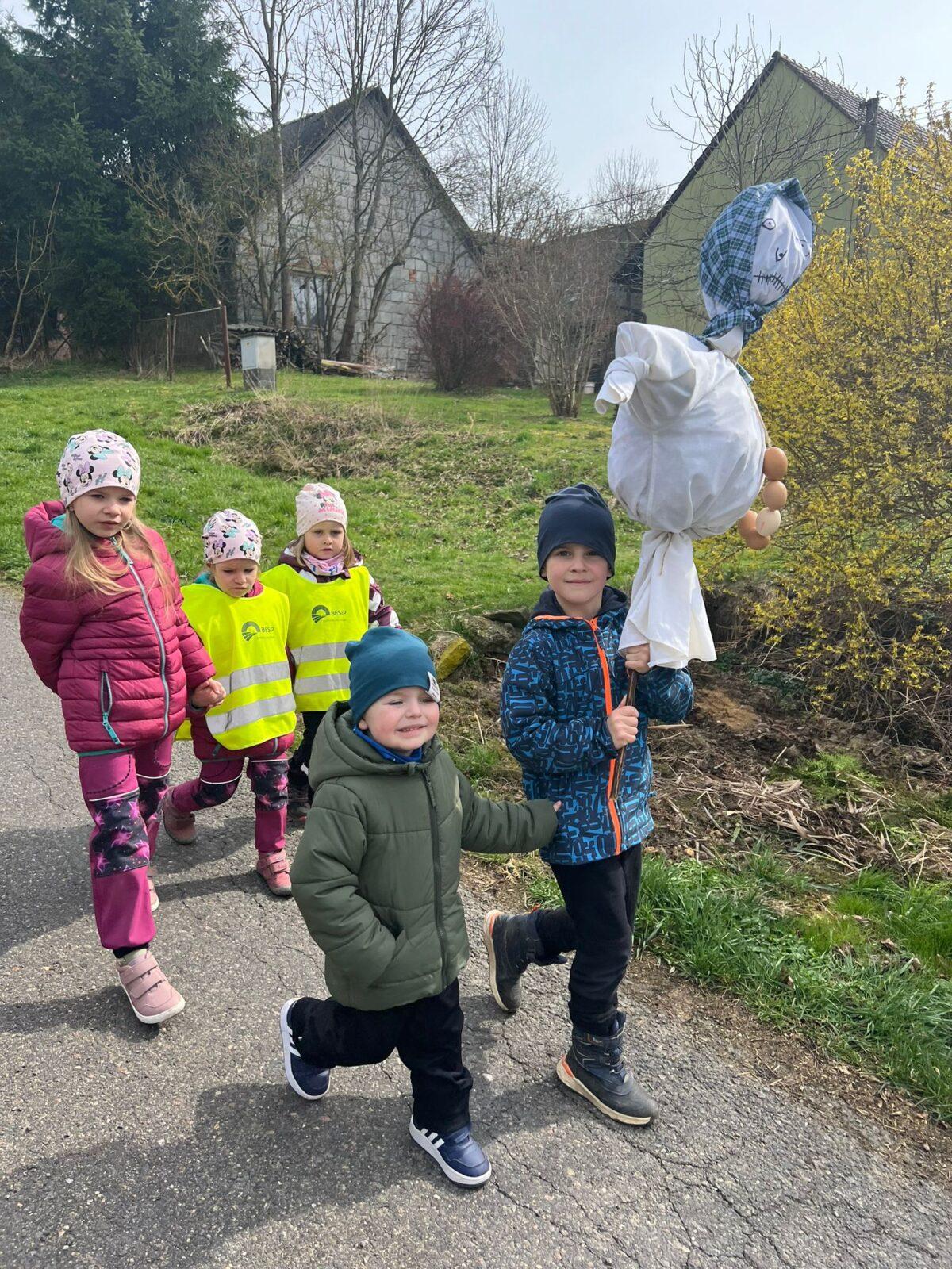 VYNÁŠENÍ MORANY - 25