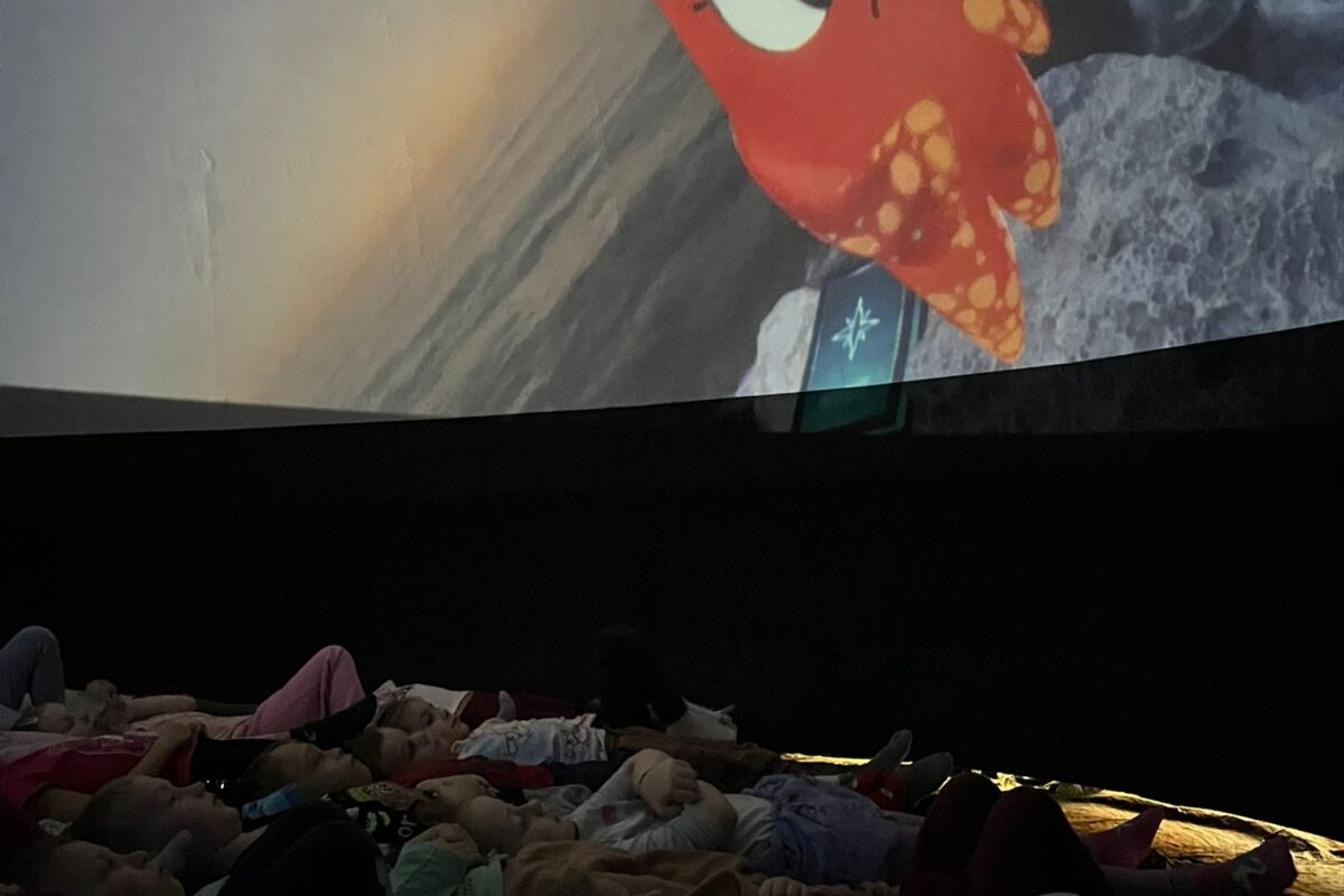 SFÉRICKÉ KINO - „Cestování s hvězdami