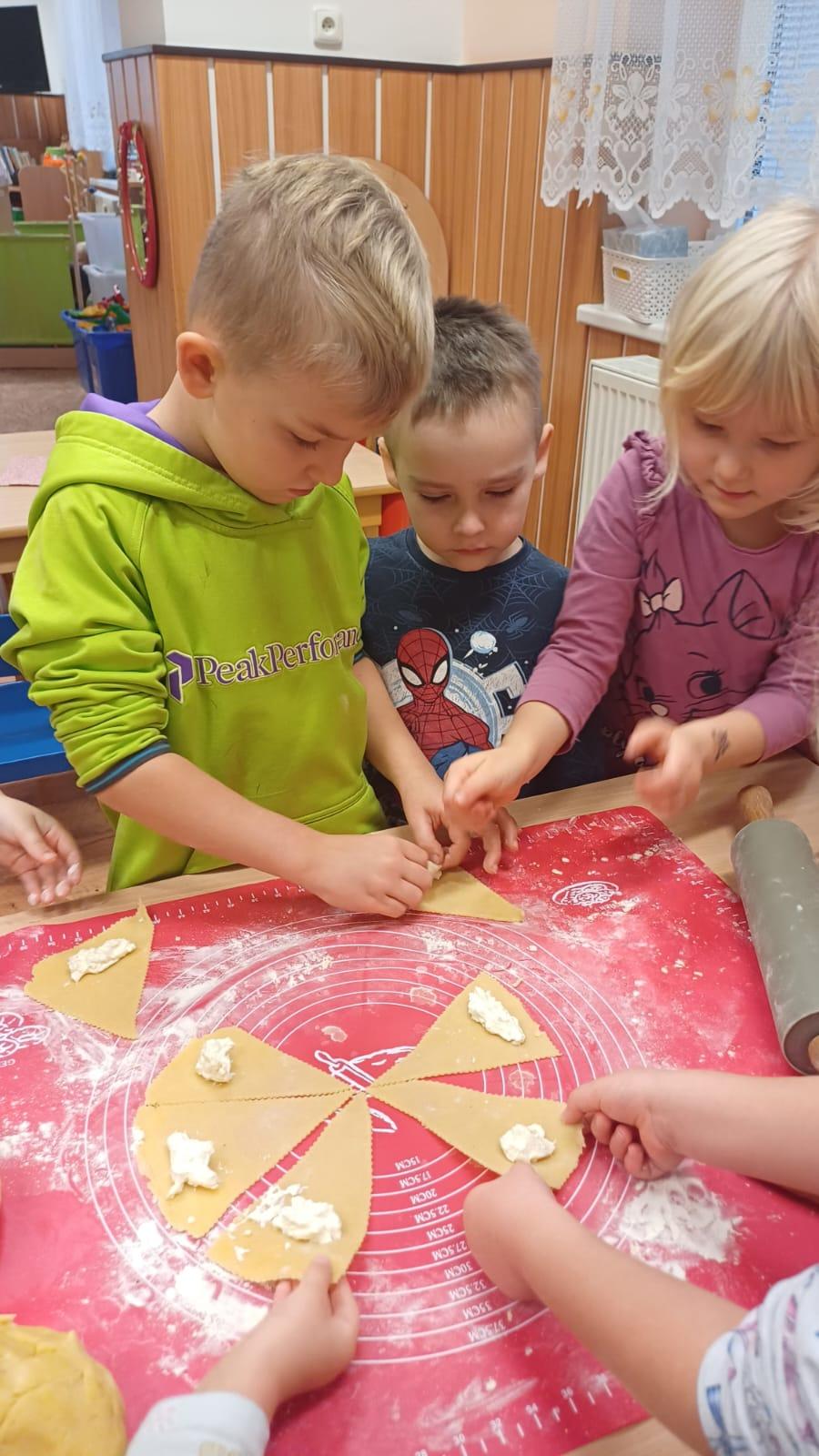 pečení svatomartinských rohlíčků - 9