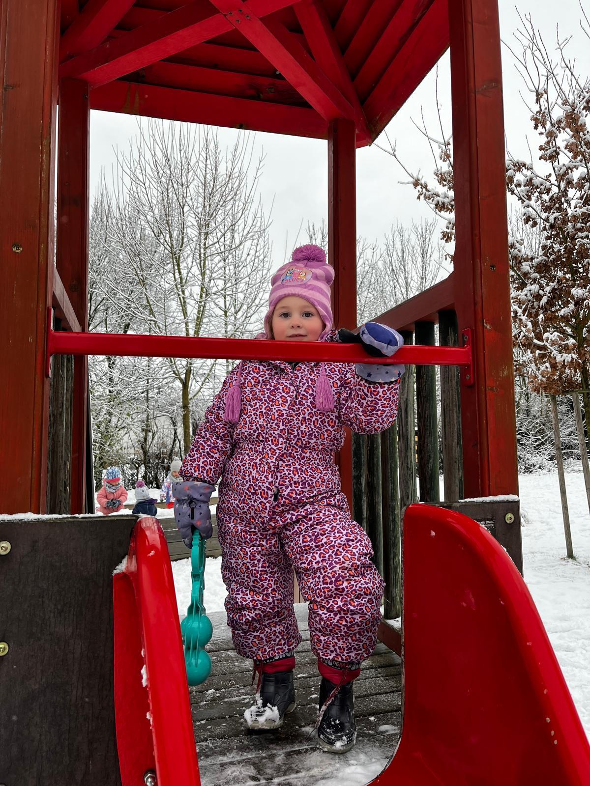 první sníh ve školce - 7