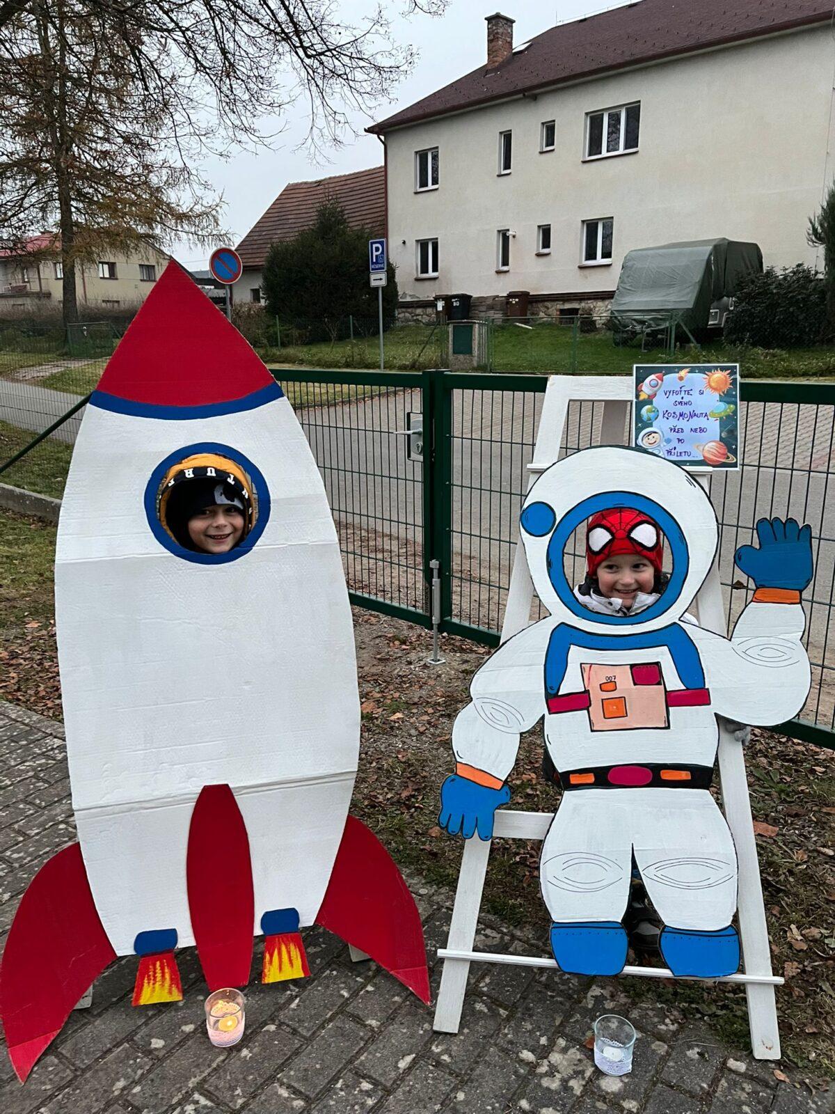 lampiónový průvod - vesmír - 3