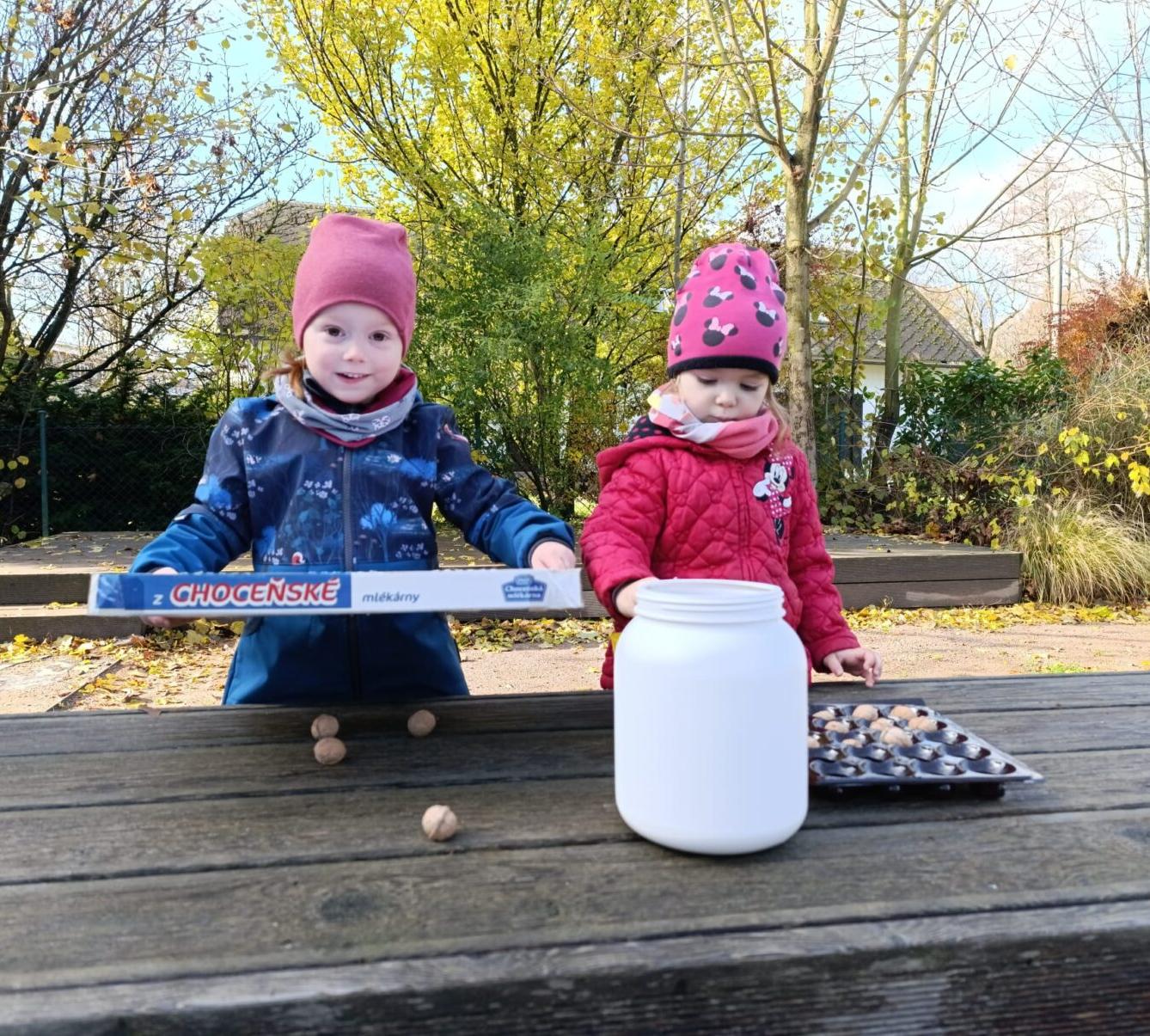 podzimní hry na zahradě - 16