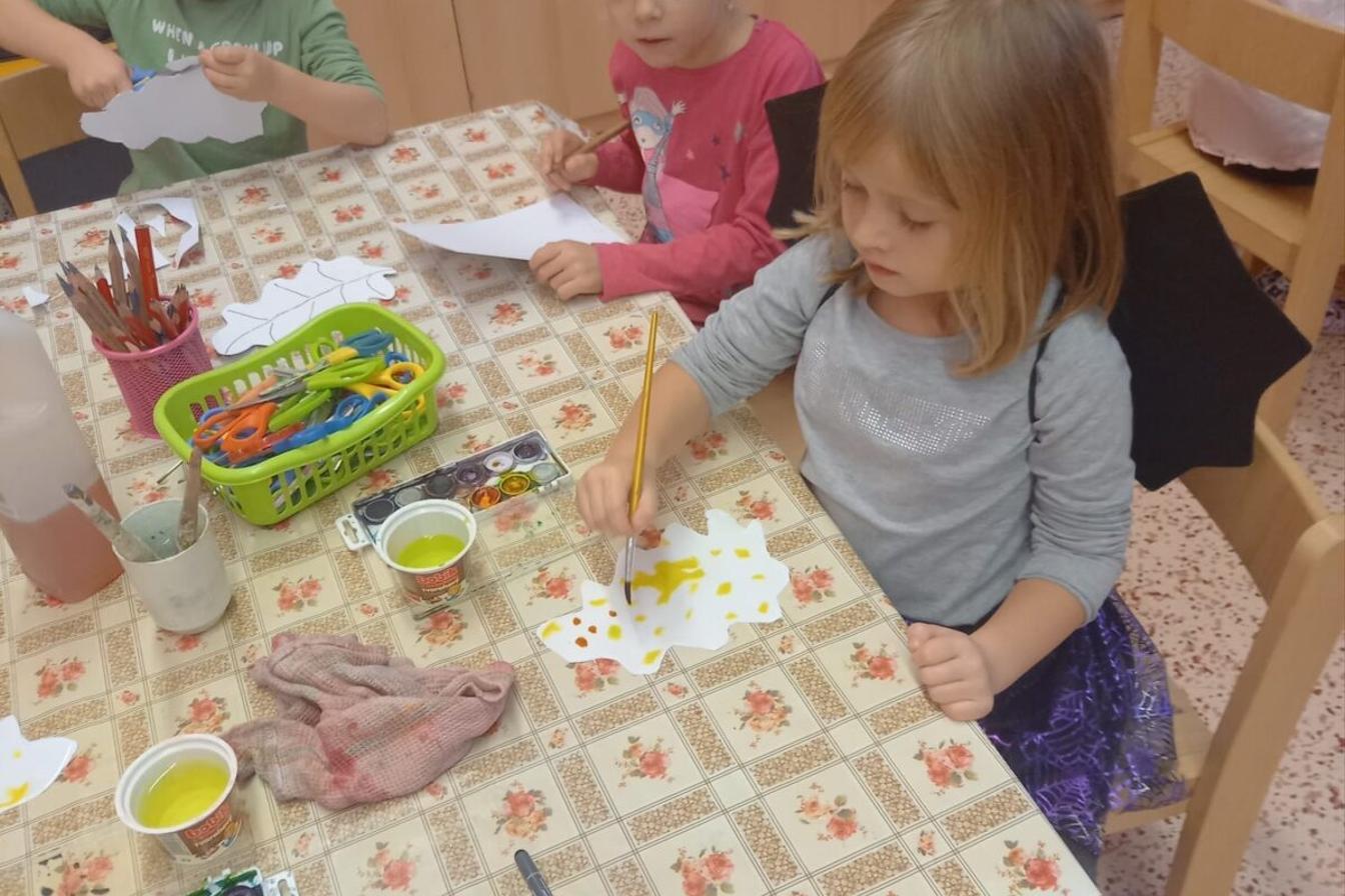 SOVIČKY: LISTÍ ŽLOUTNE, POLETUJE