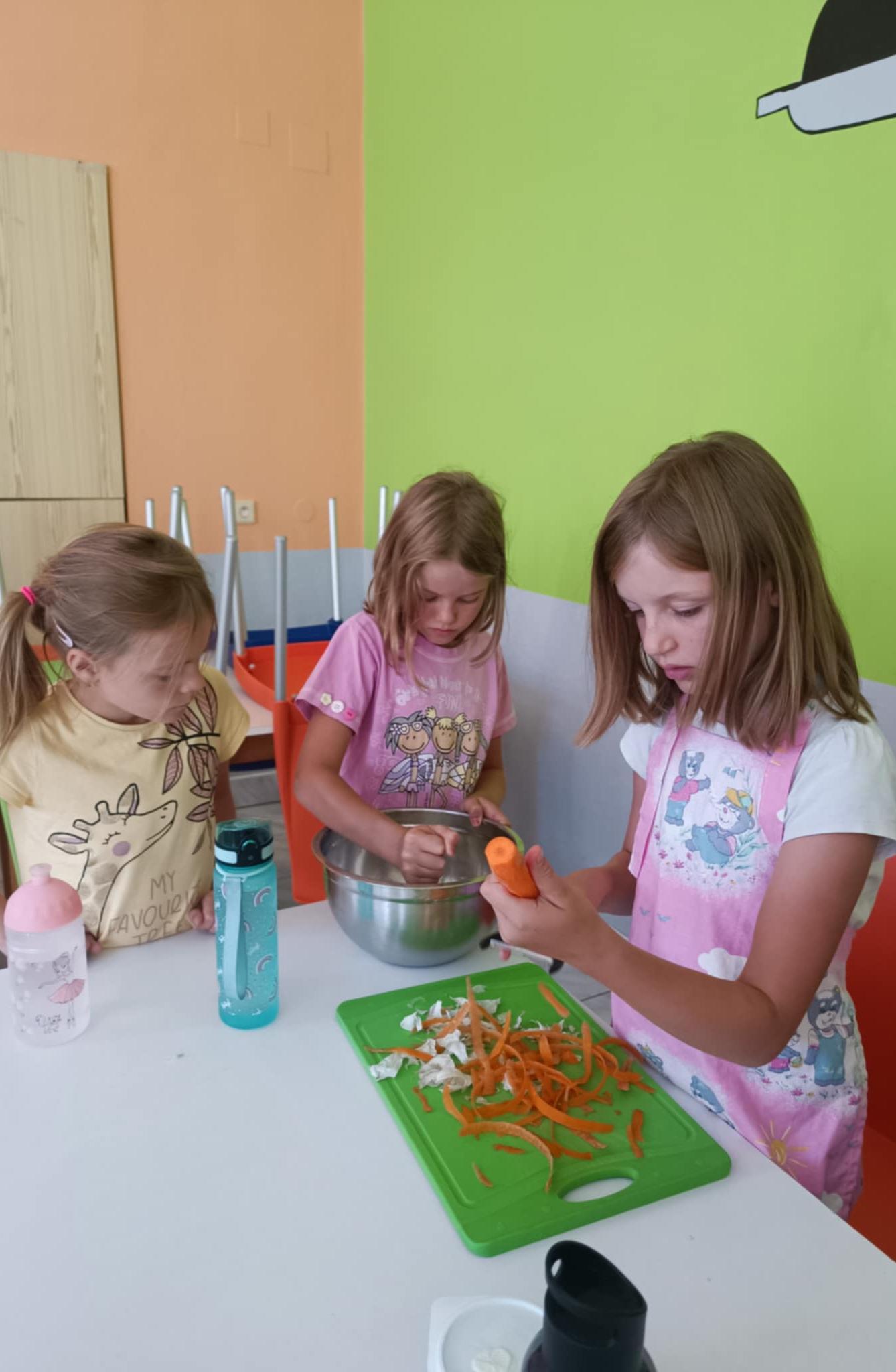 Týden plný zábavy II - úterý - 17