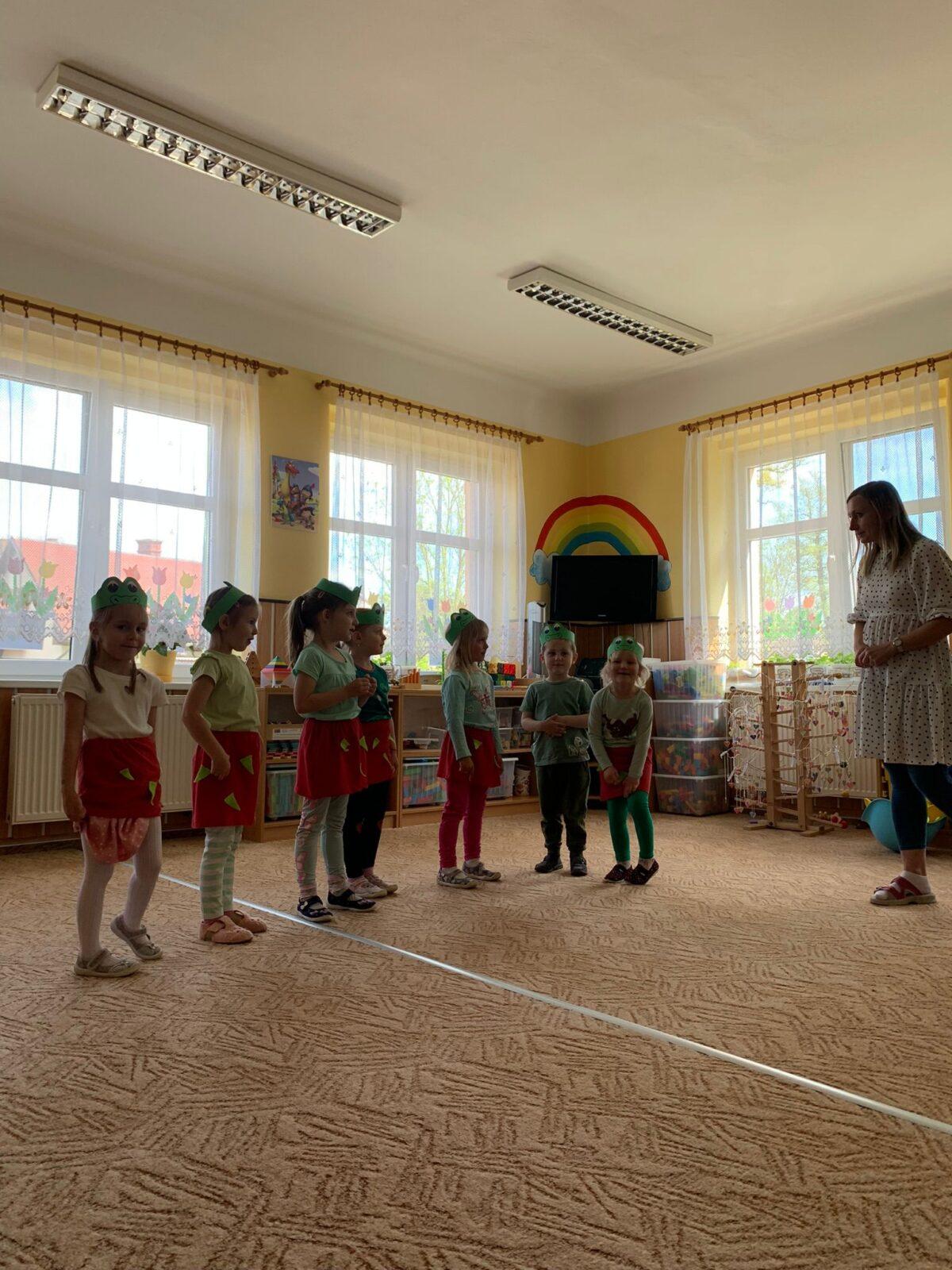 besídka pro rodiče + roztančená školka - 11