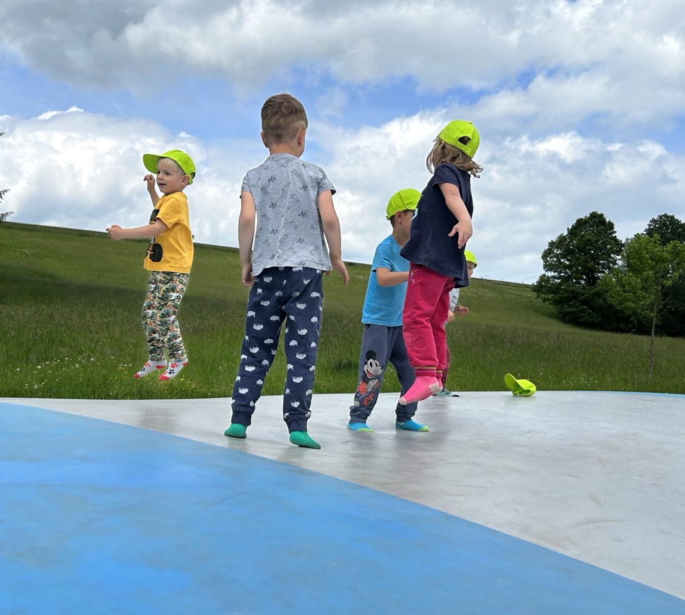 VÝLET NA BABIČČIN STATEK - 103