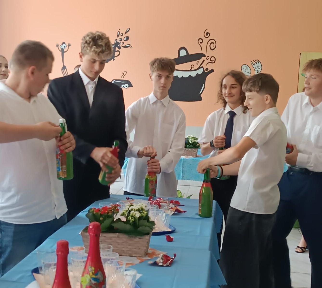 Slavnostní oběd 9. B - 10