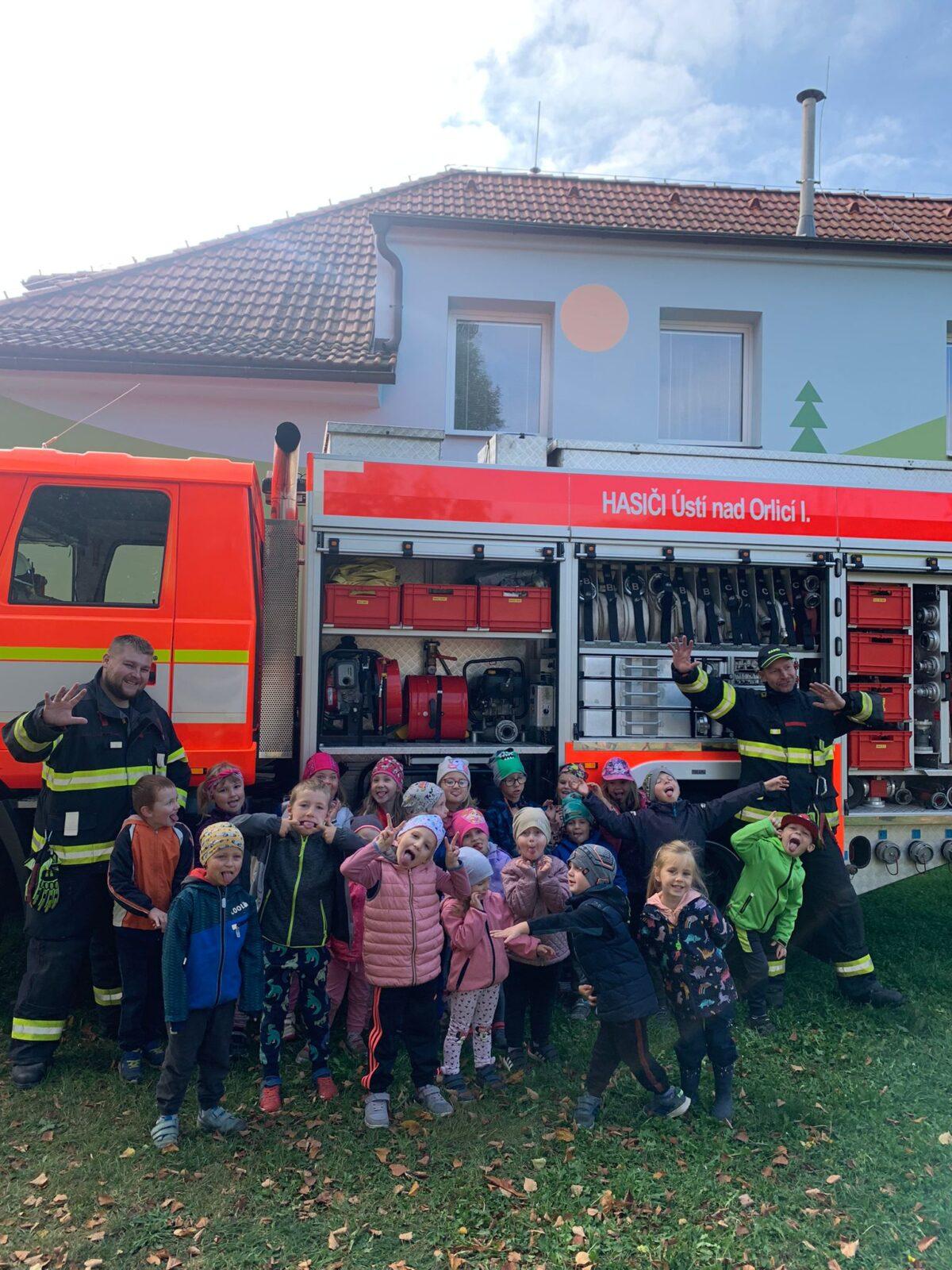 Návštěva dobrovolných hasičů v naší školce... - 28