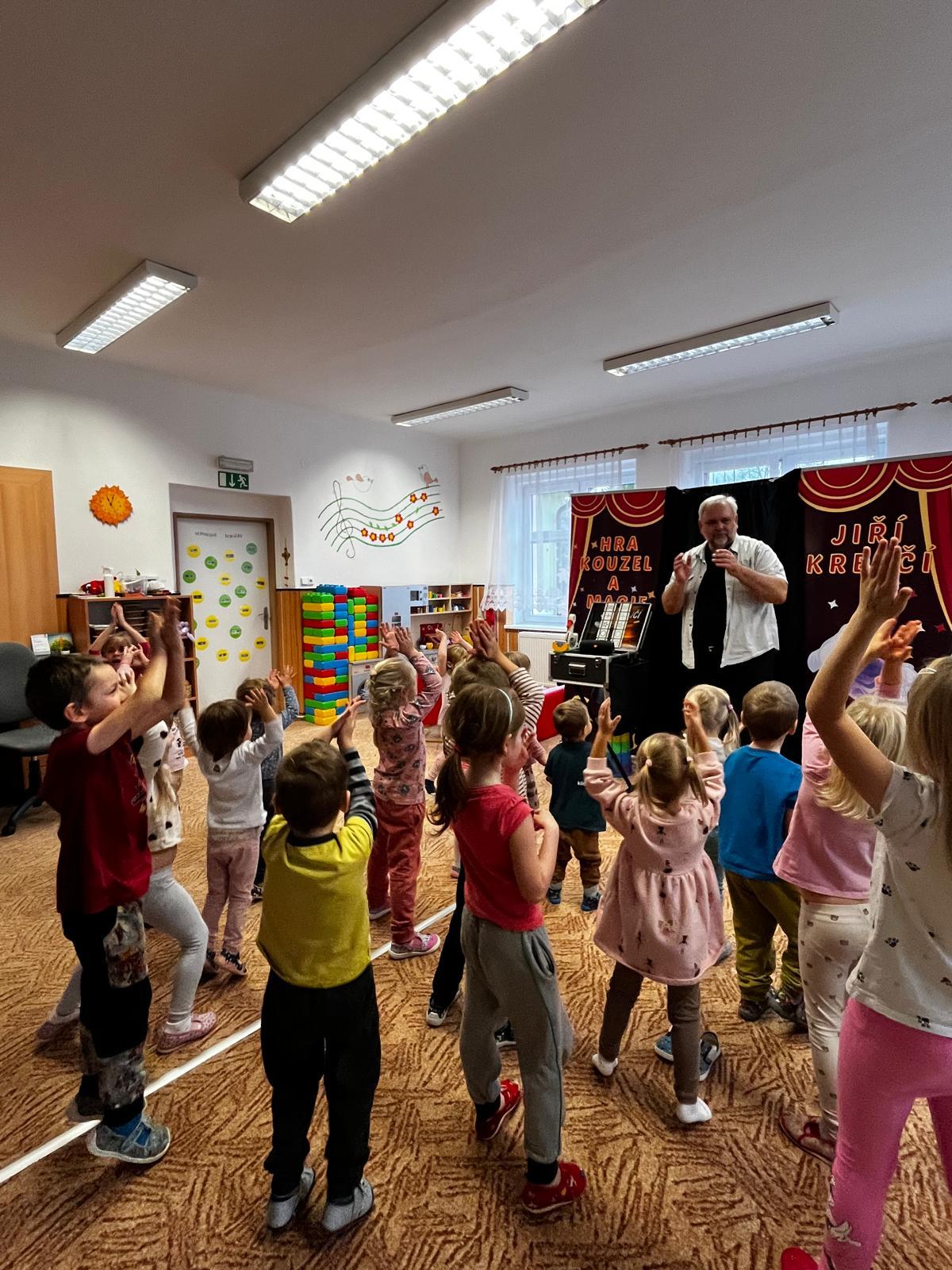 kouzelnické vystoupení - 11