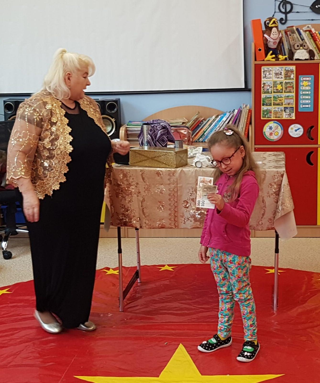 ,,PŘIJEL K NÁM CIRKUS" - 30