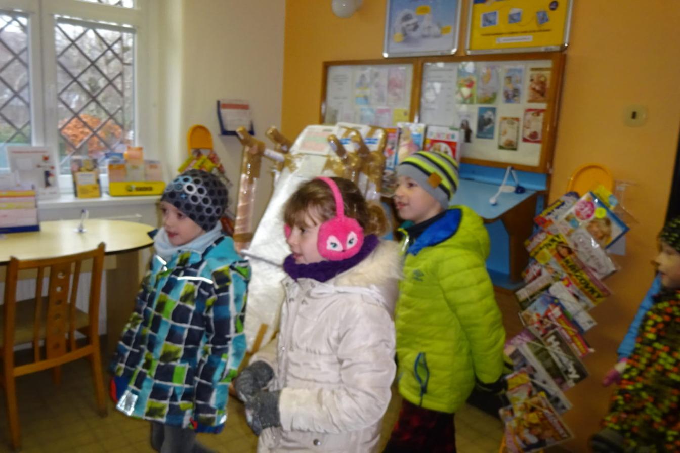 Listopad-Svátek Pohlednic a poštovní známky