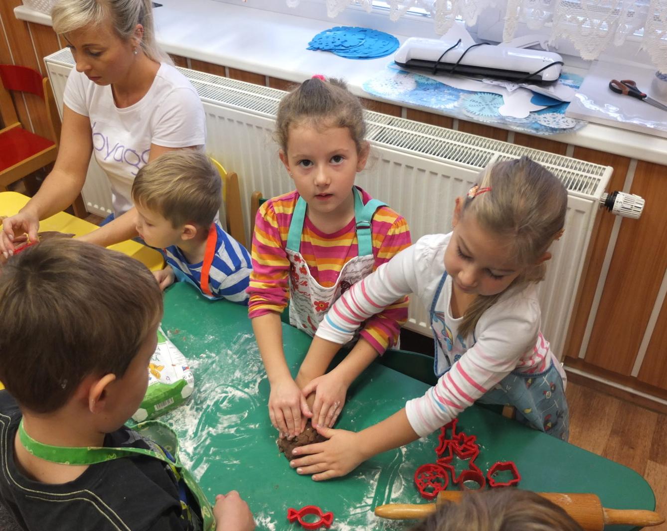 Pečení perníčků 27.11.2018 - 38