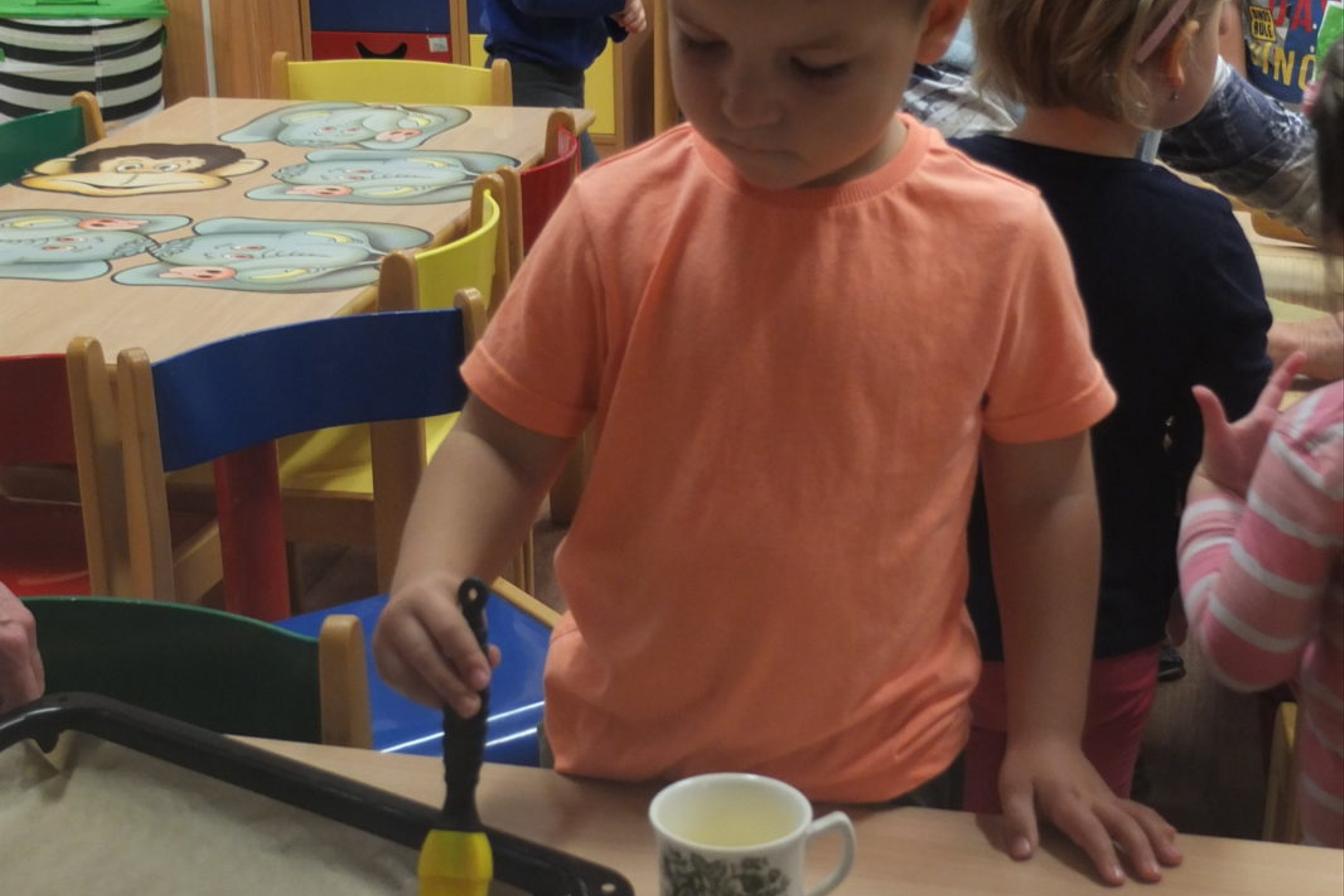 PEČENÍ SVATOMARTINSKÝCH ROHLÍČKŮ