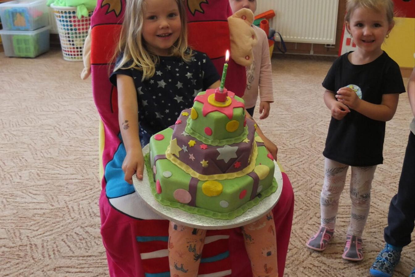 Simonka má narozeniny