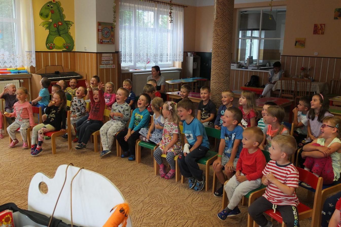 Ilustrátor Adolf Dudek v naší MŠ a loučení s předškoláky