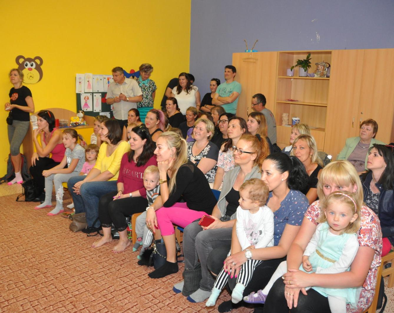 Besídka "Den maminek" - 1