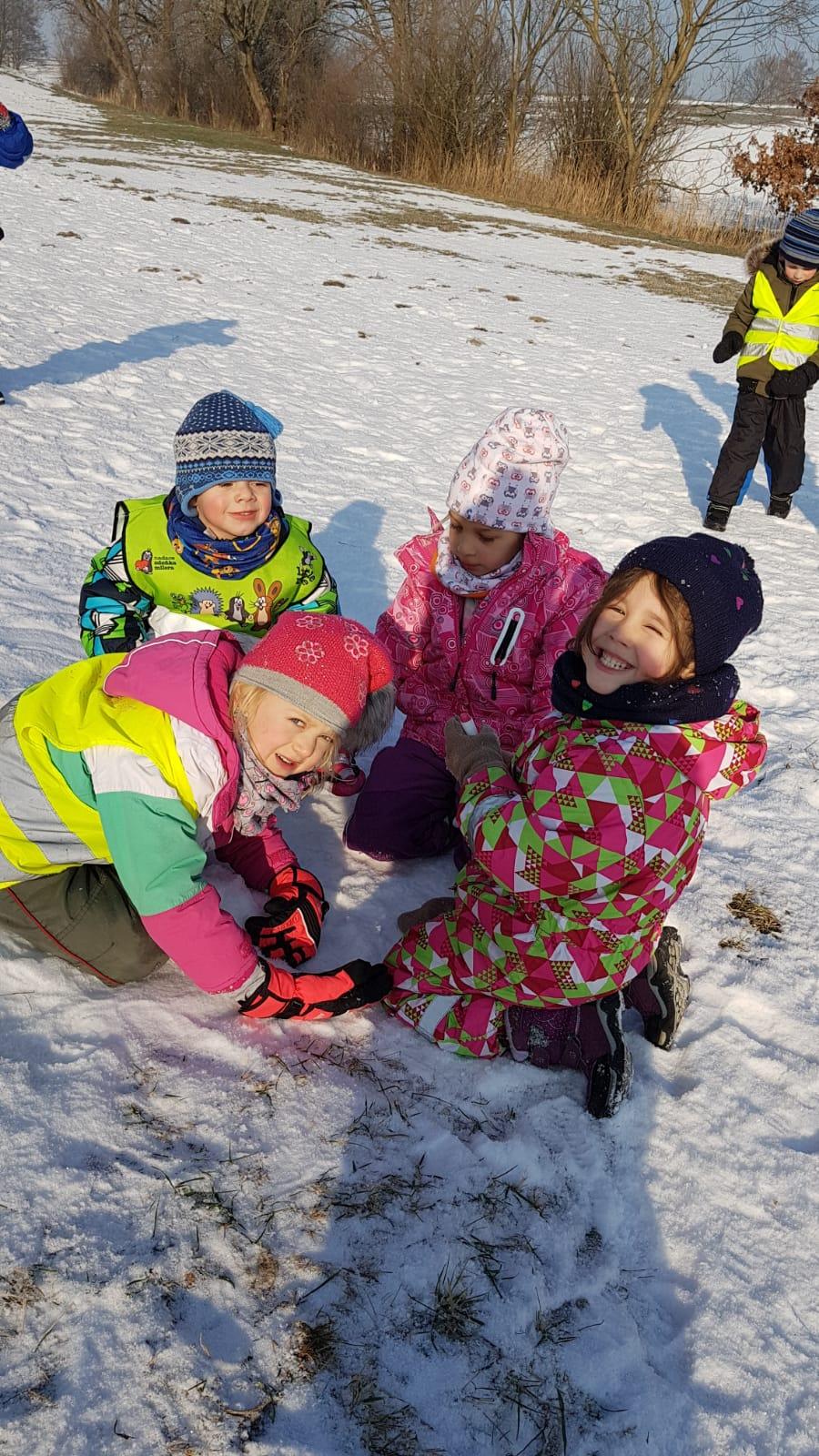 Sníh nás baví!!!!! - 1