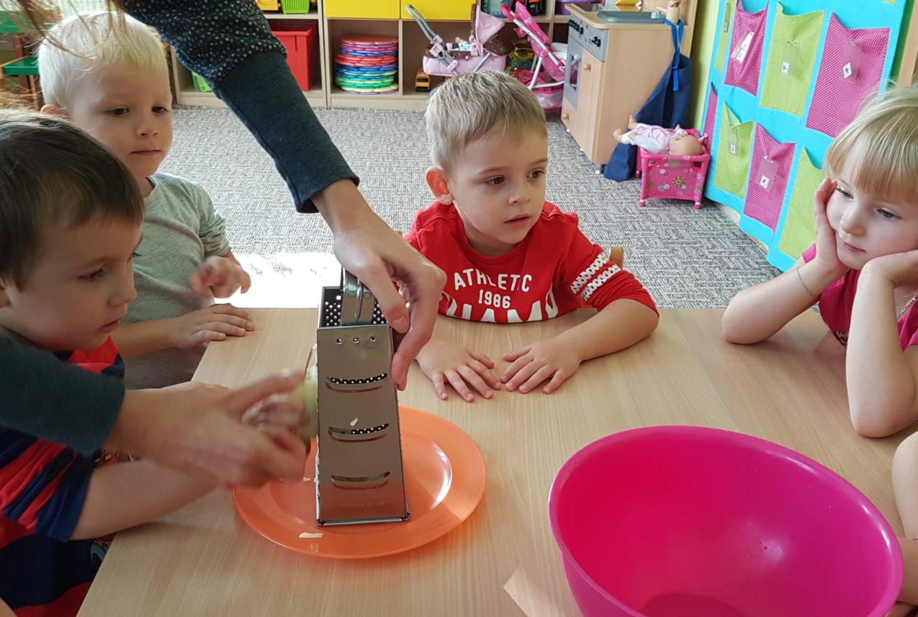 Broučci: "štrůdlíčkování" - 2