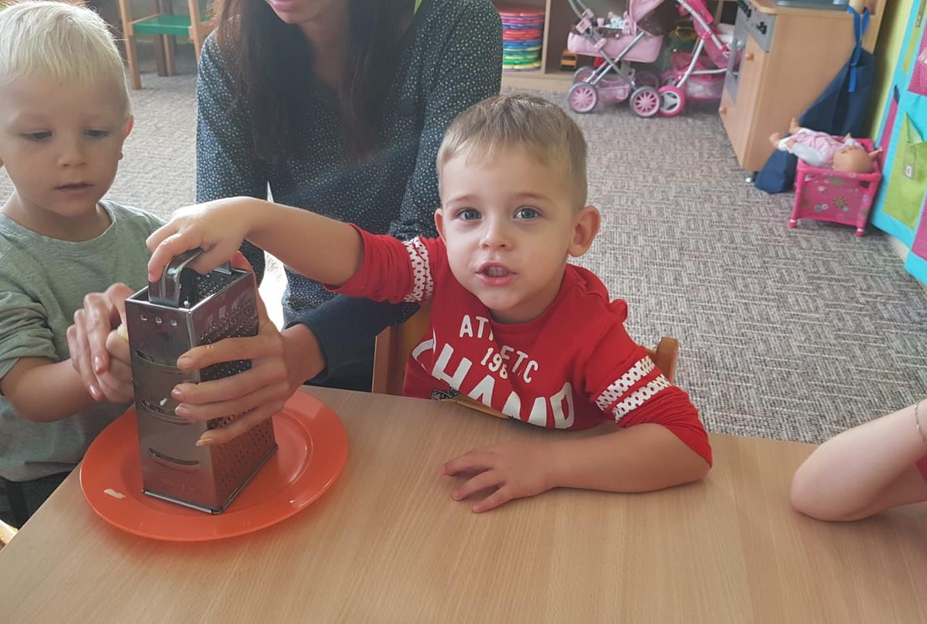 Broučci: "štrůdlíčkování" - 6