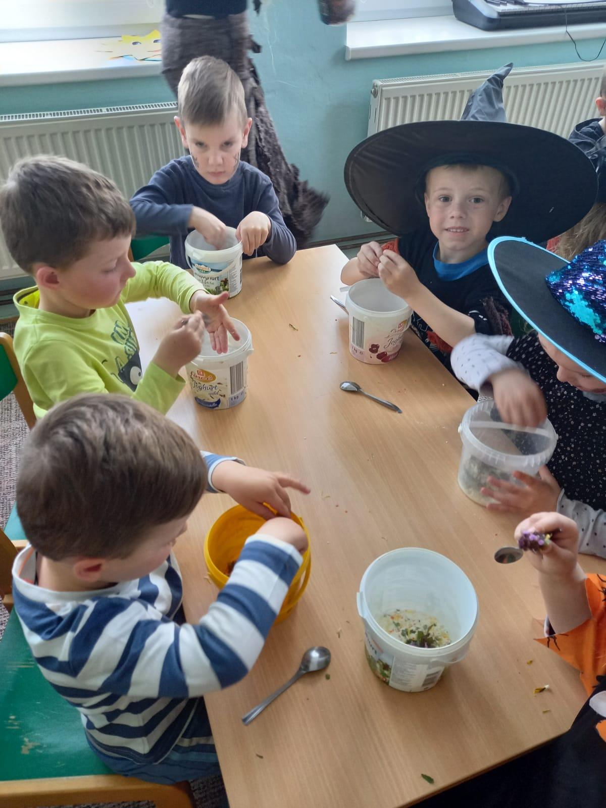 Čarodějnický rej v MŠ :-) - 28