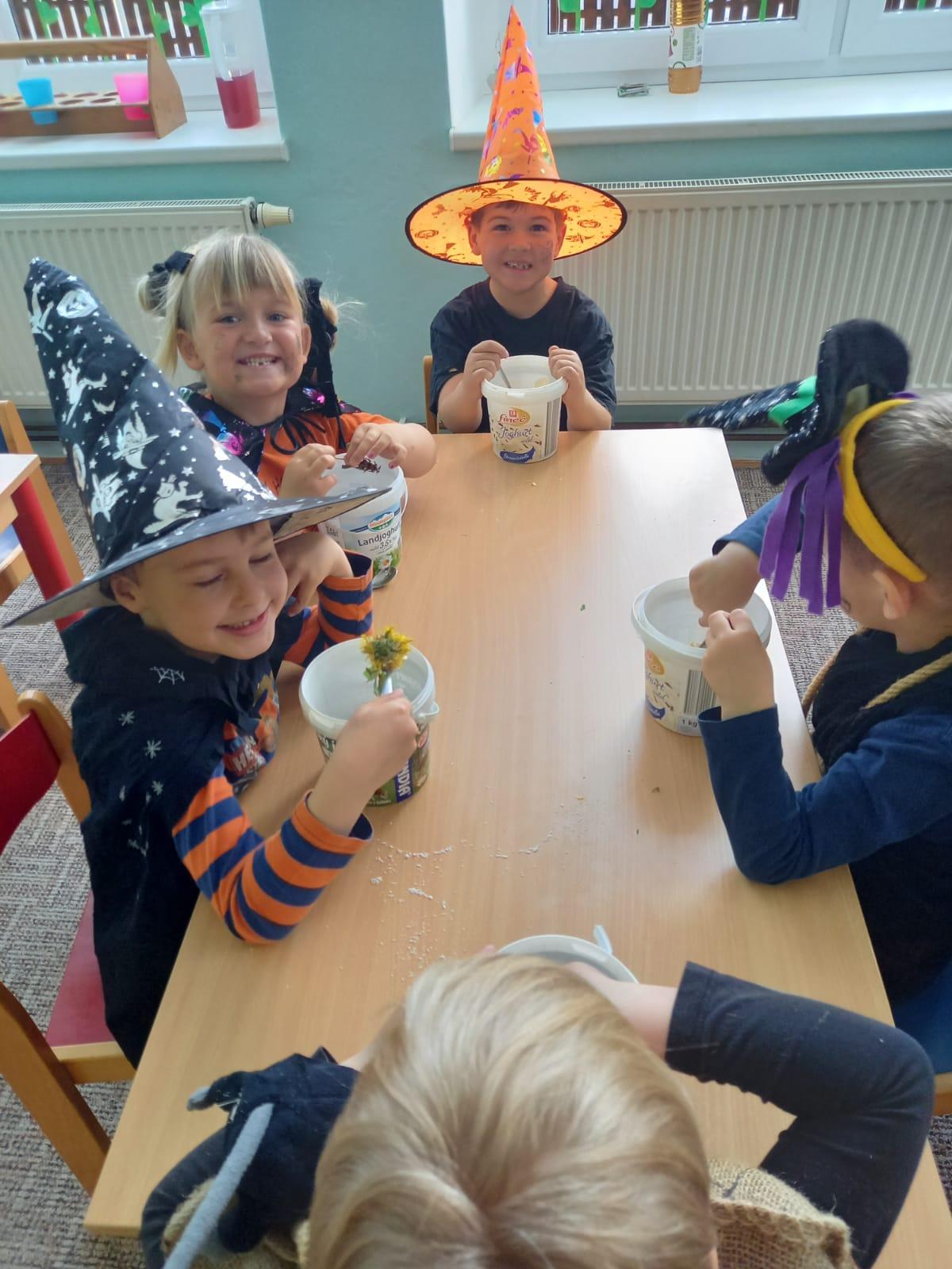 Čarodějnický rej v MŠ :-) - 29