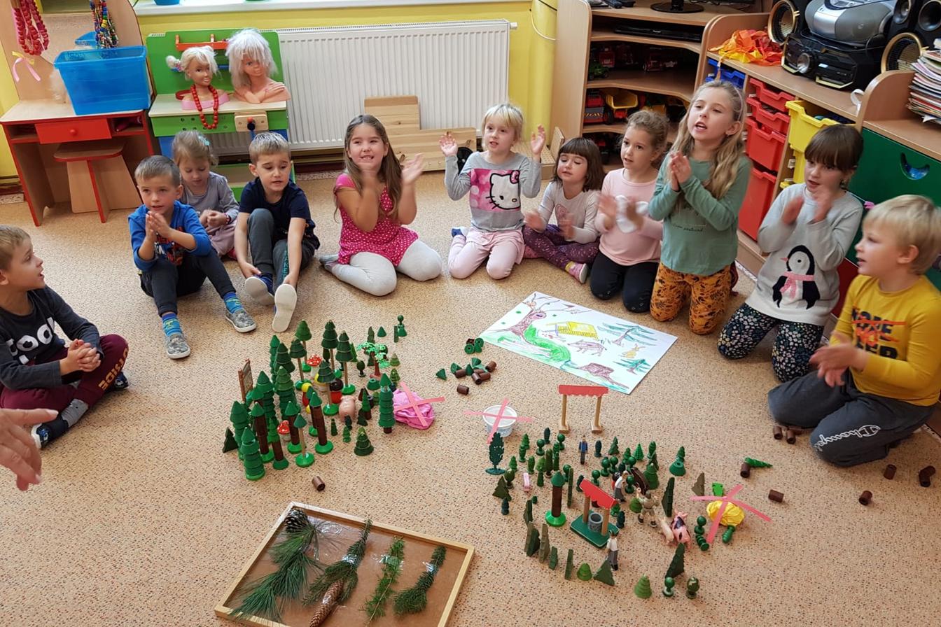 "Barevný svět kolem nás" - podzimní dny v MŠ :-)