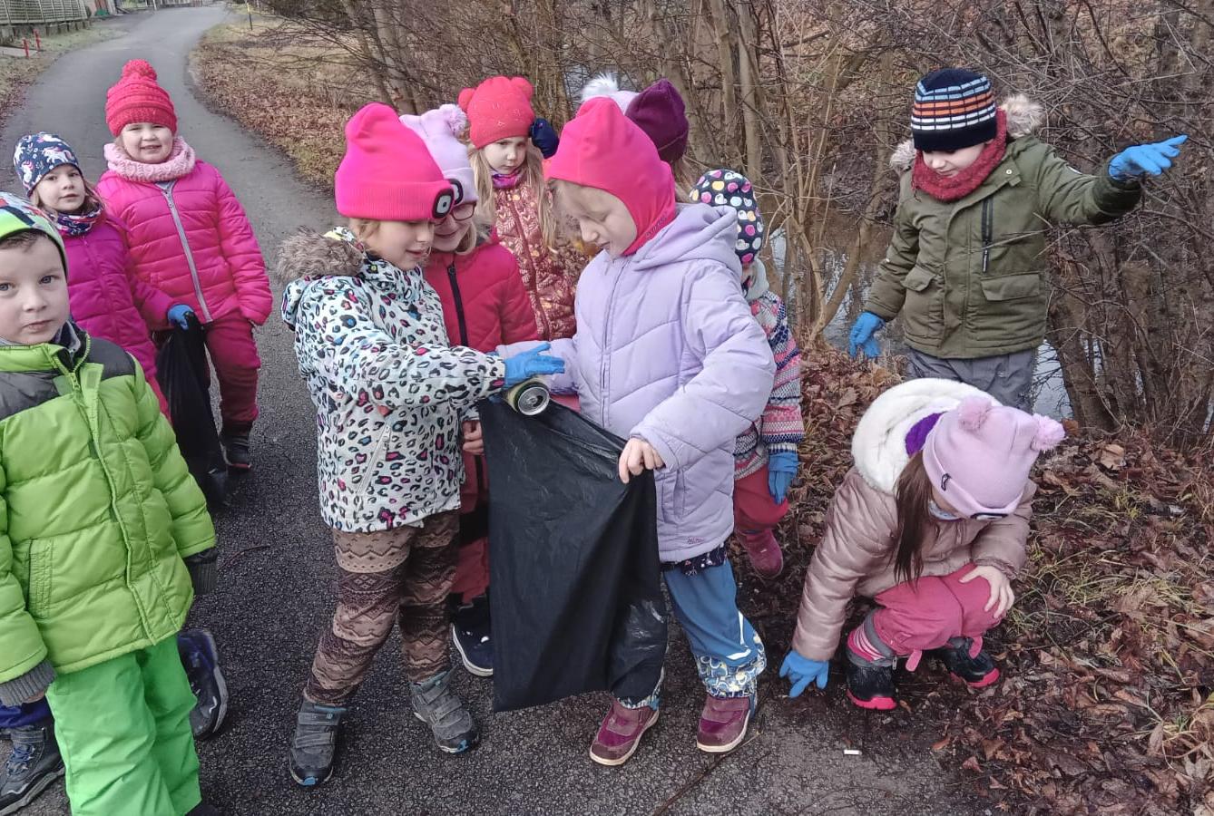 Děti pomáhají chránit přírodu aneb pryč s odpadky - 3