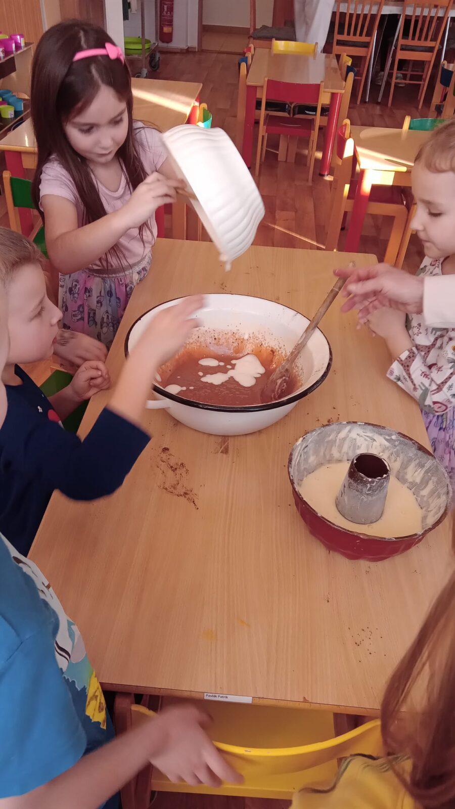 Pohádka o Červené Karkulce aneb jak jsme pekli bábovku... - 15