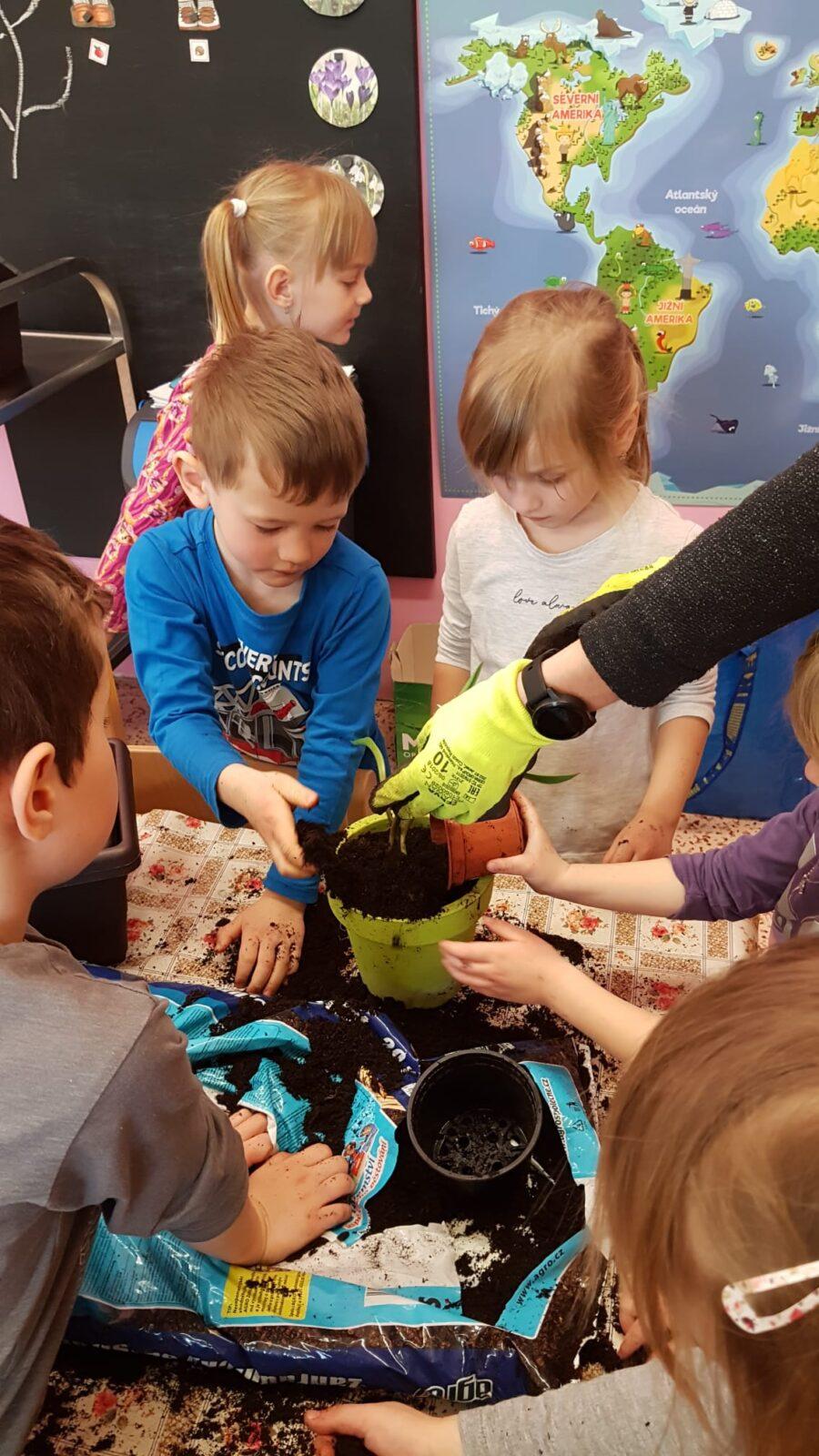 "Sázíme kytičky a děláme pokusy" - 11