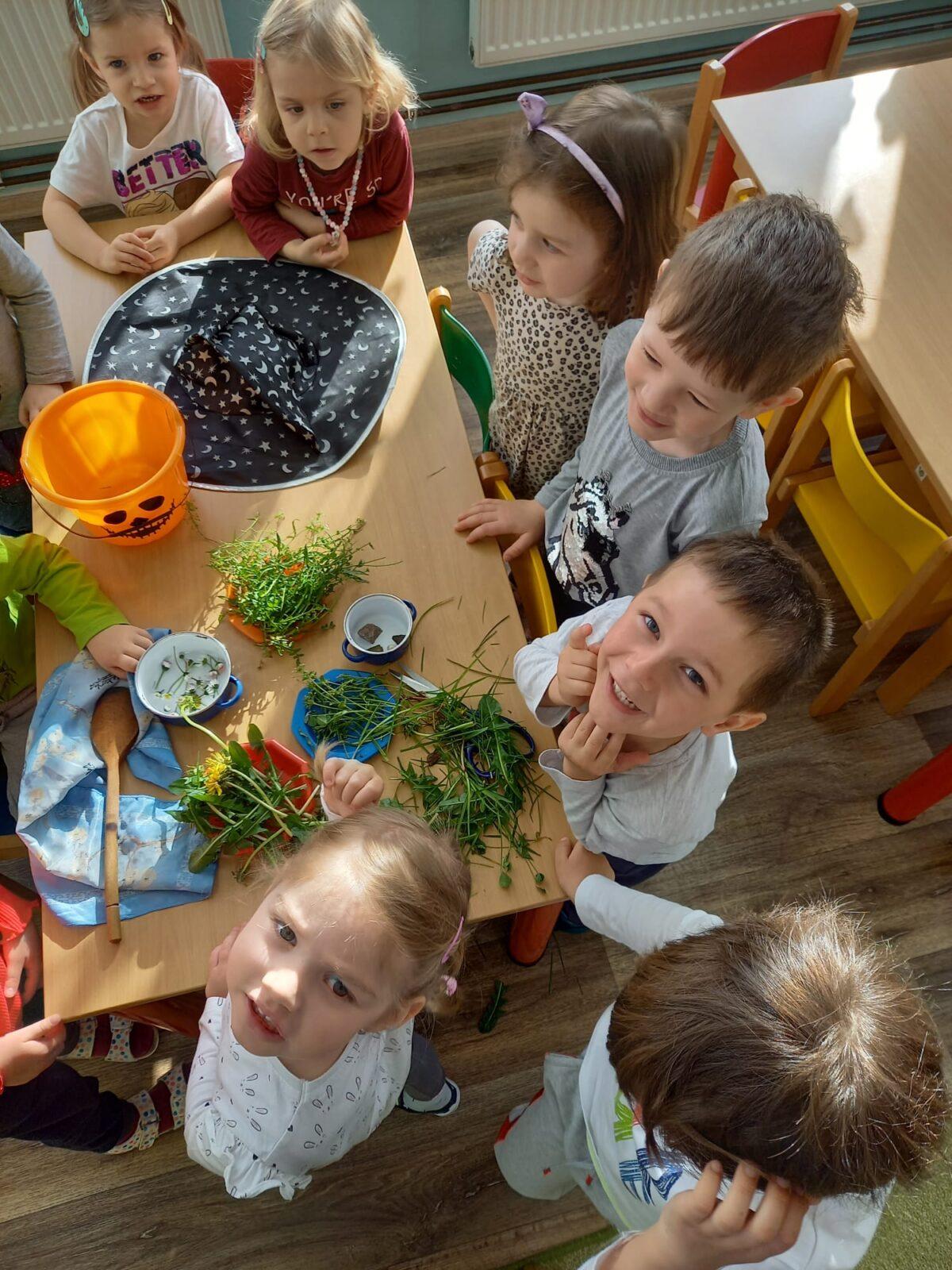 Broučci: "přípravy na ČARODĚJNICE" :-) - 20