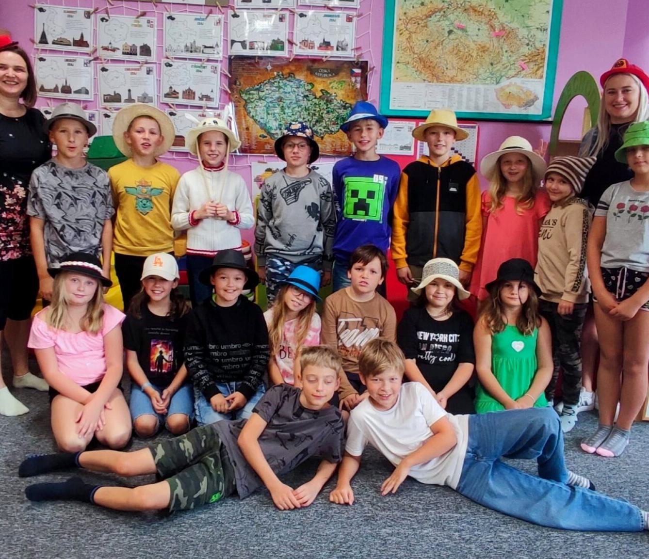 Barevný týden - Kloboukový pátek - 1